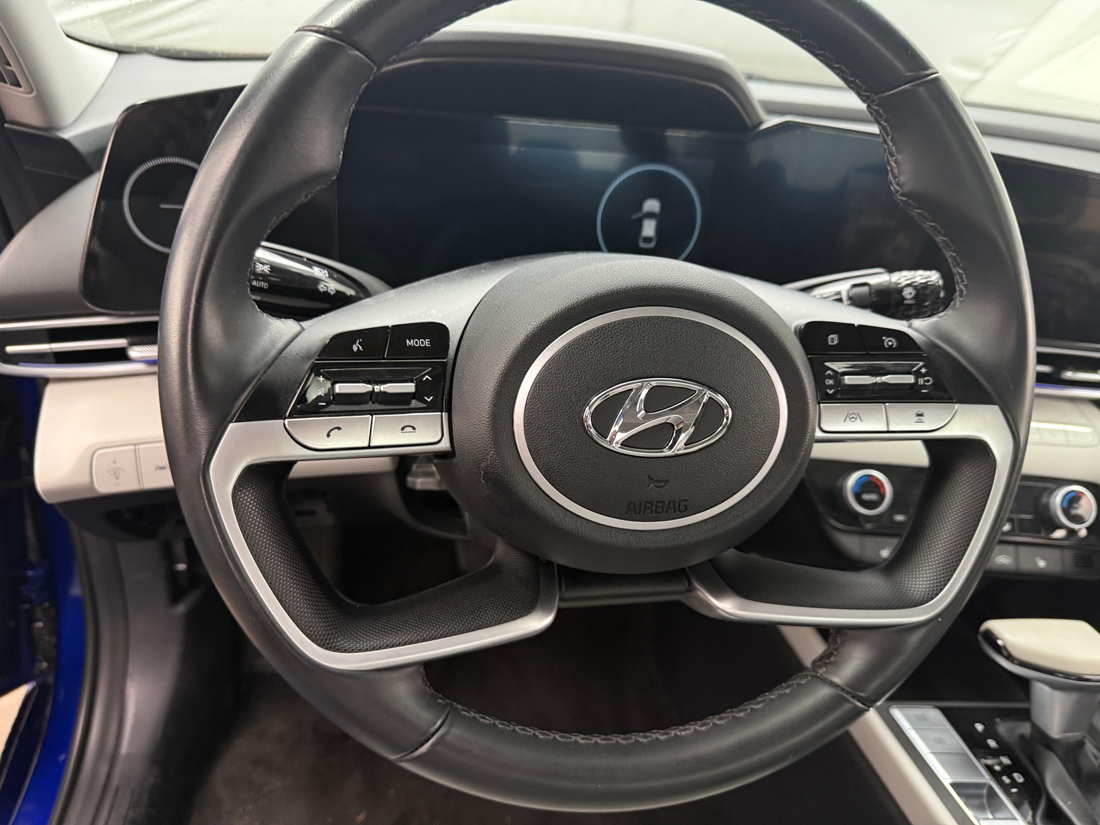 Thumbnail: 2023 Hyundai Elantra - 4