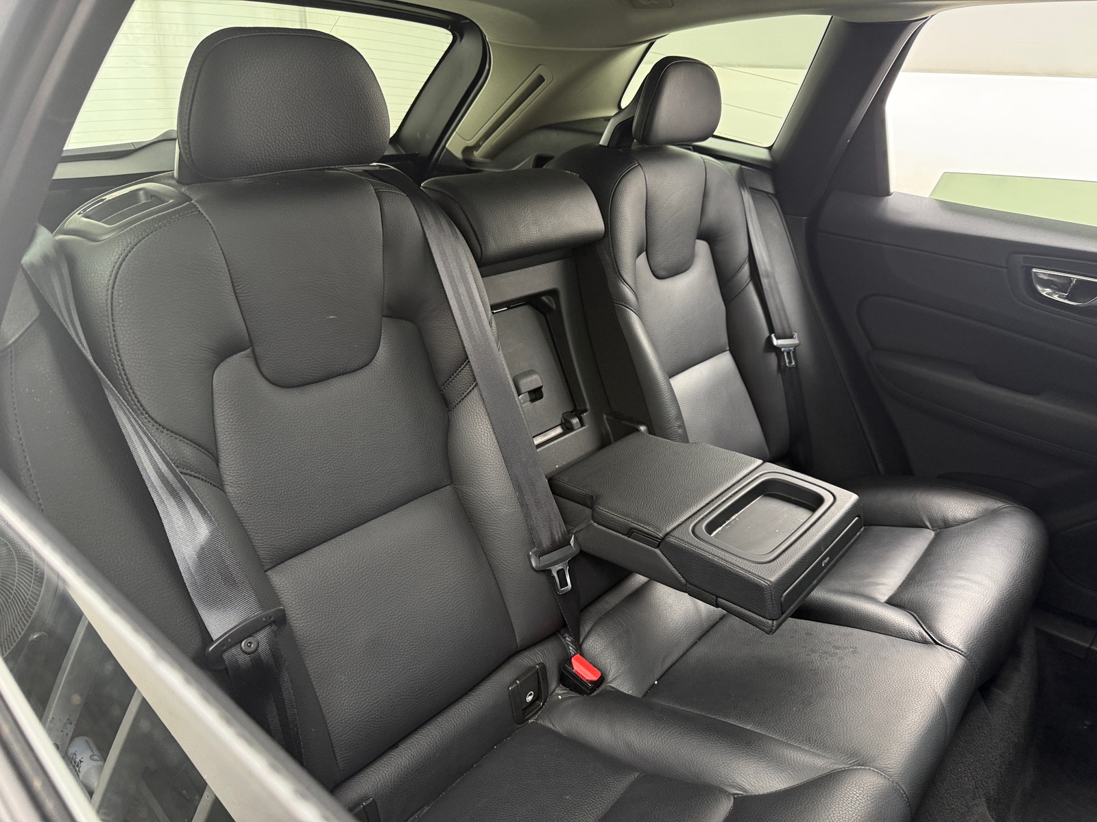 Thumbnail: 2018 Volvo XC60 - 5