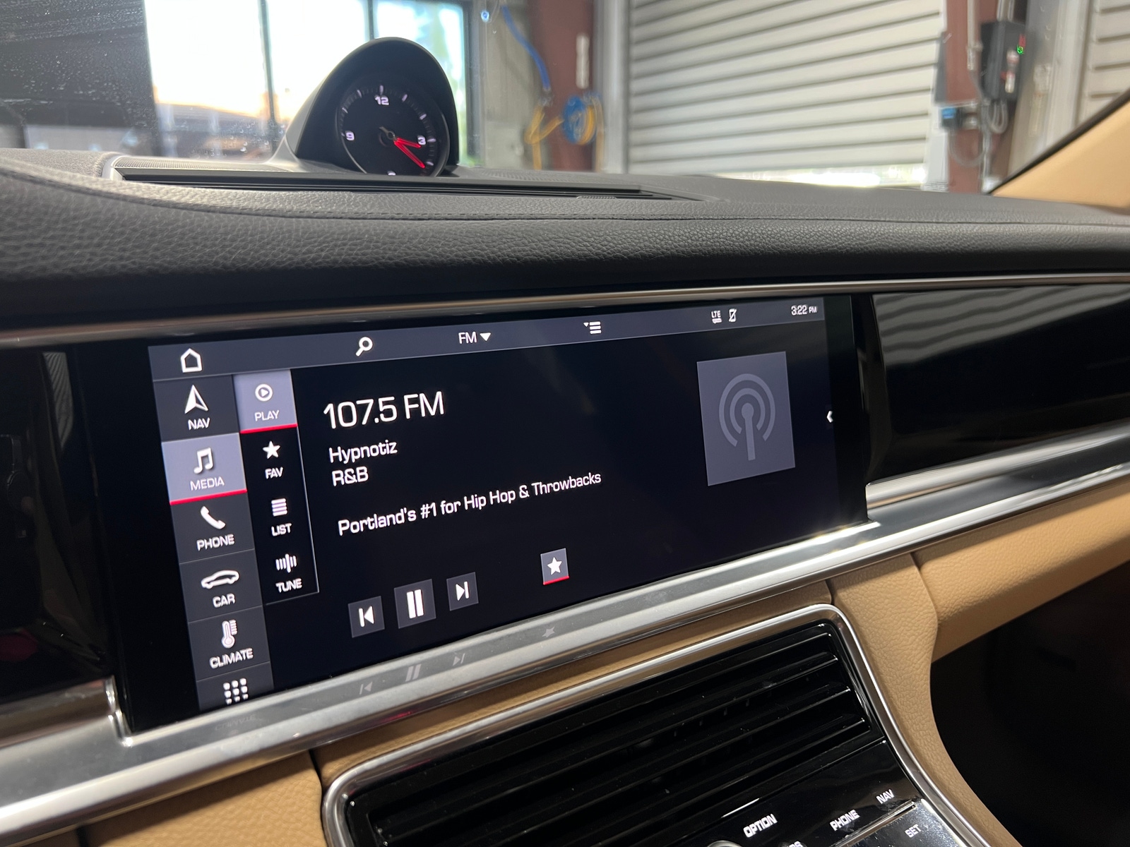 Thumbnail: 2019 Porsche Panamera - 3