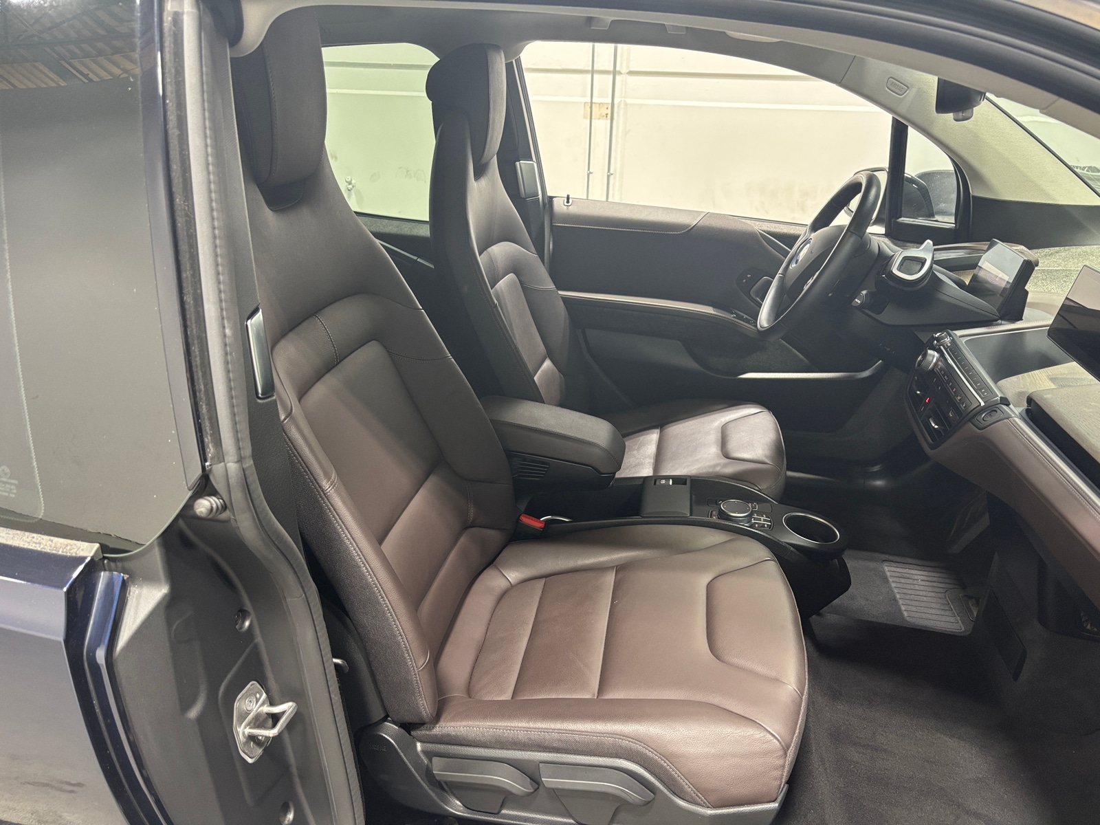 Thumbnail: 2021 BMW i3 - 2