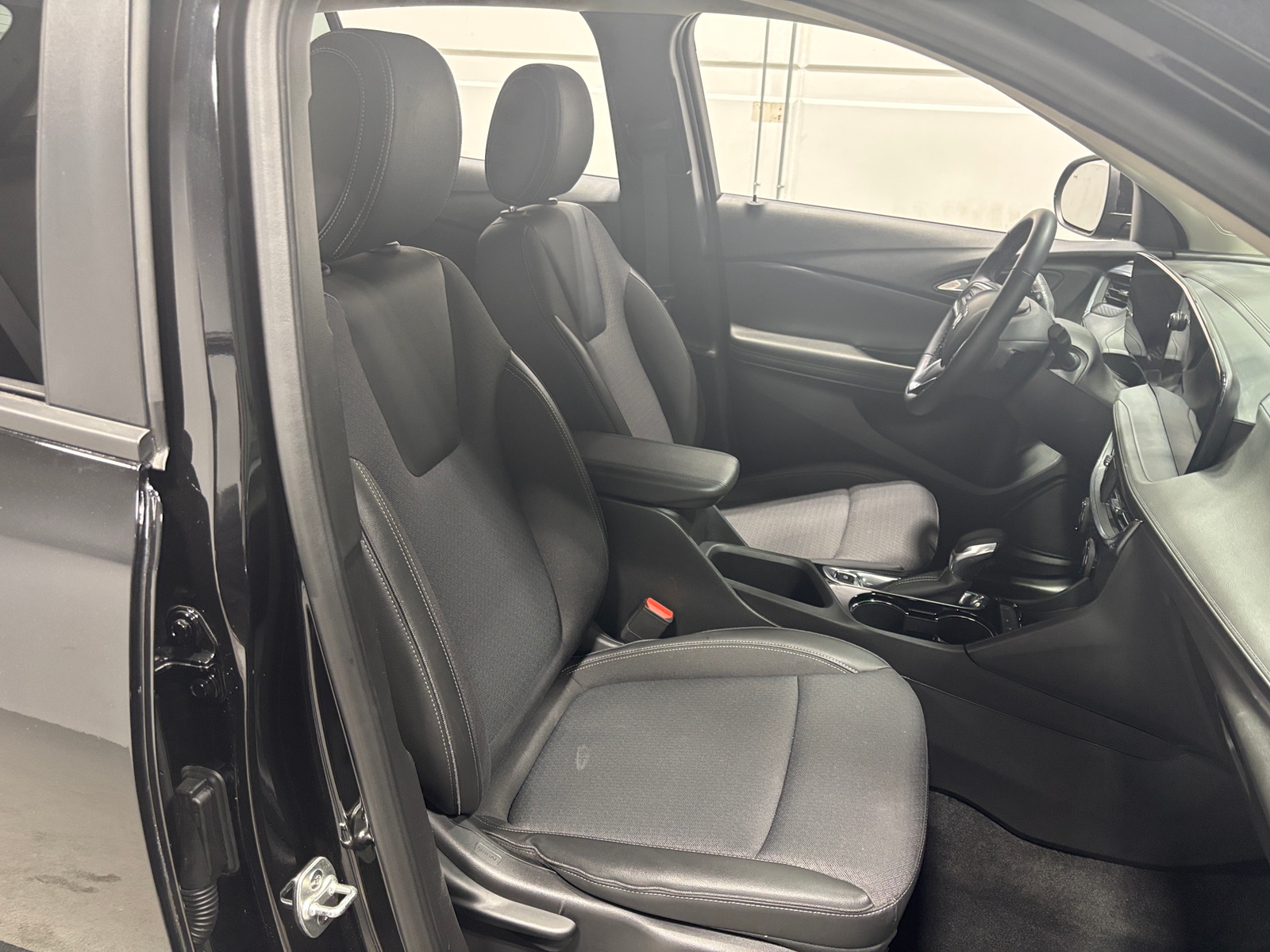 Thumbnail: 2025 Buick Encore GX - 2