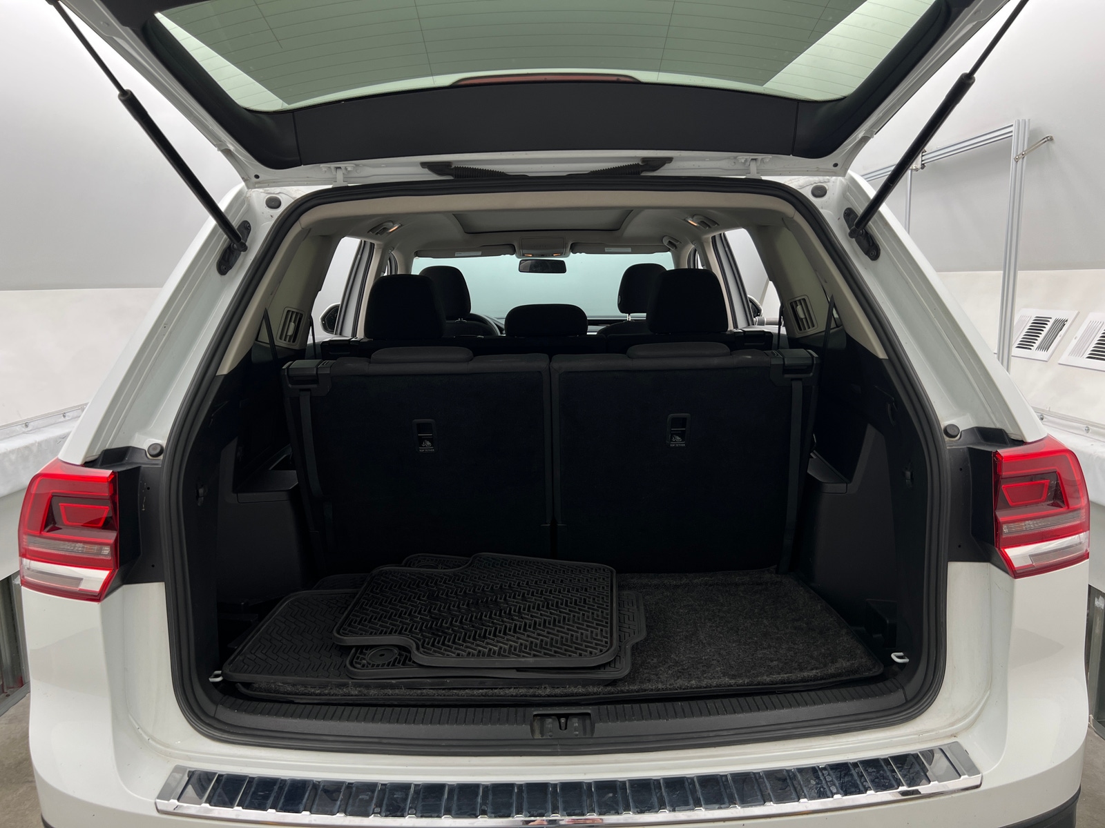 Thumbnail: 2018 Volkswagen Atlas - 7