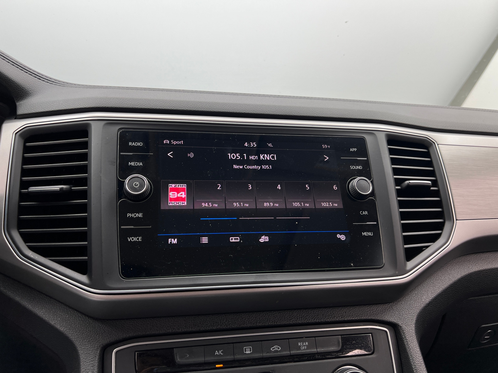 Thumbnail: 2018 Volkswagen Atlas - 4