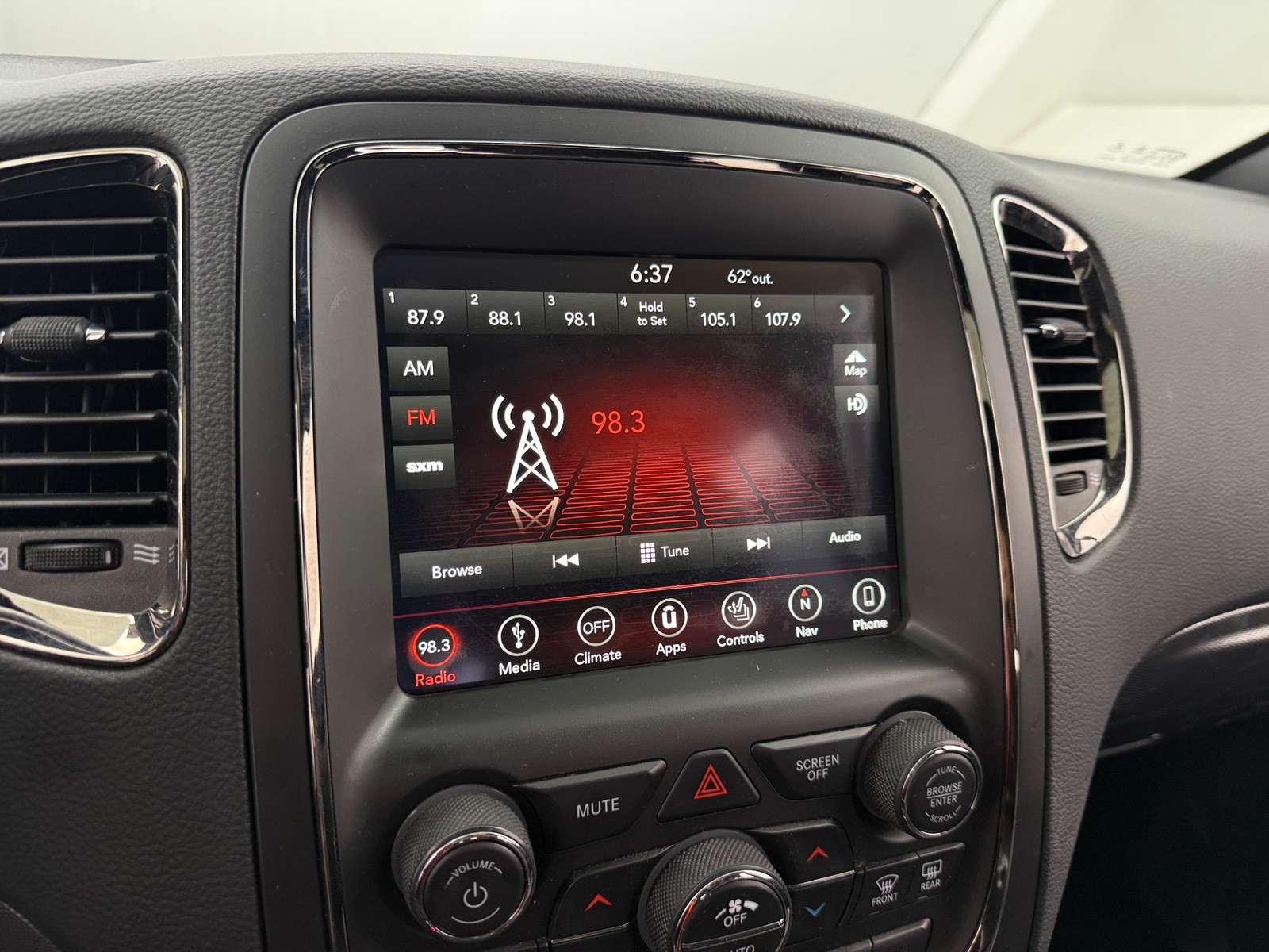 Thumbnail: 2018 Dodge Durango - 3