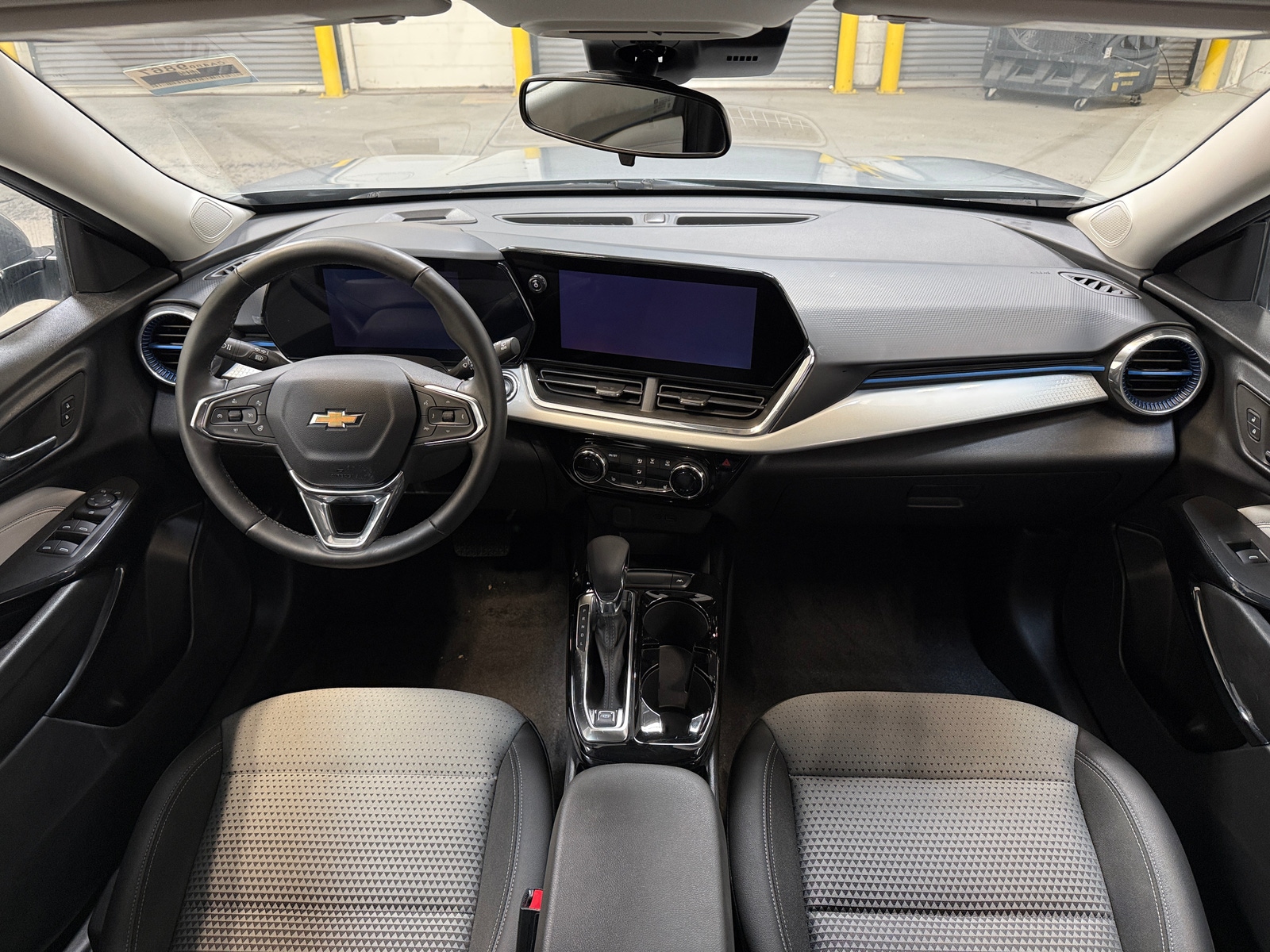 Thumbnail: 2025 Chevrolet Trax - 3