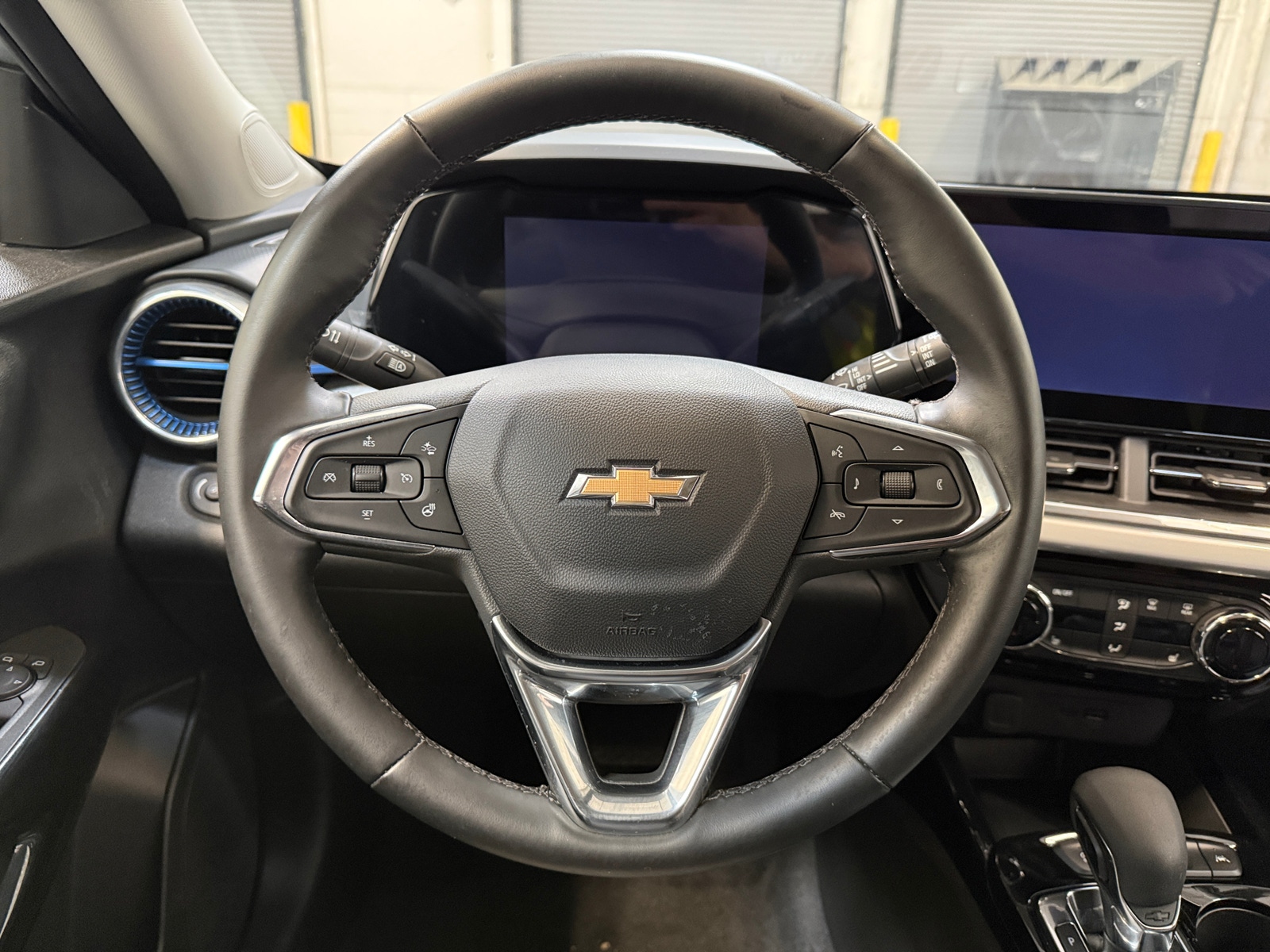 Thumbnail: 2025 Chevrolet Trax - 5