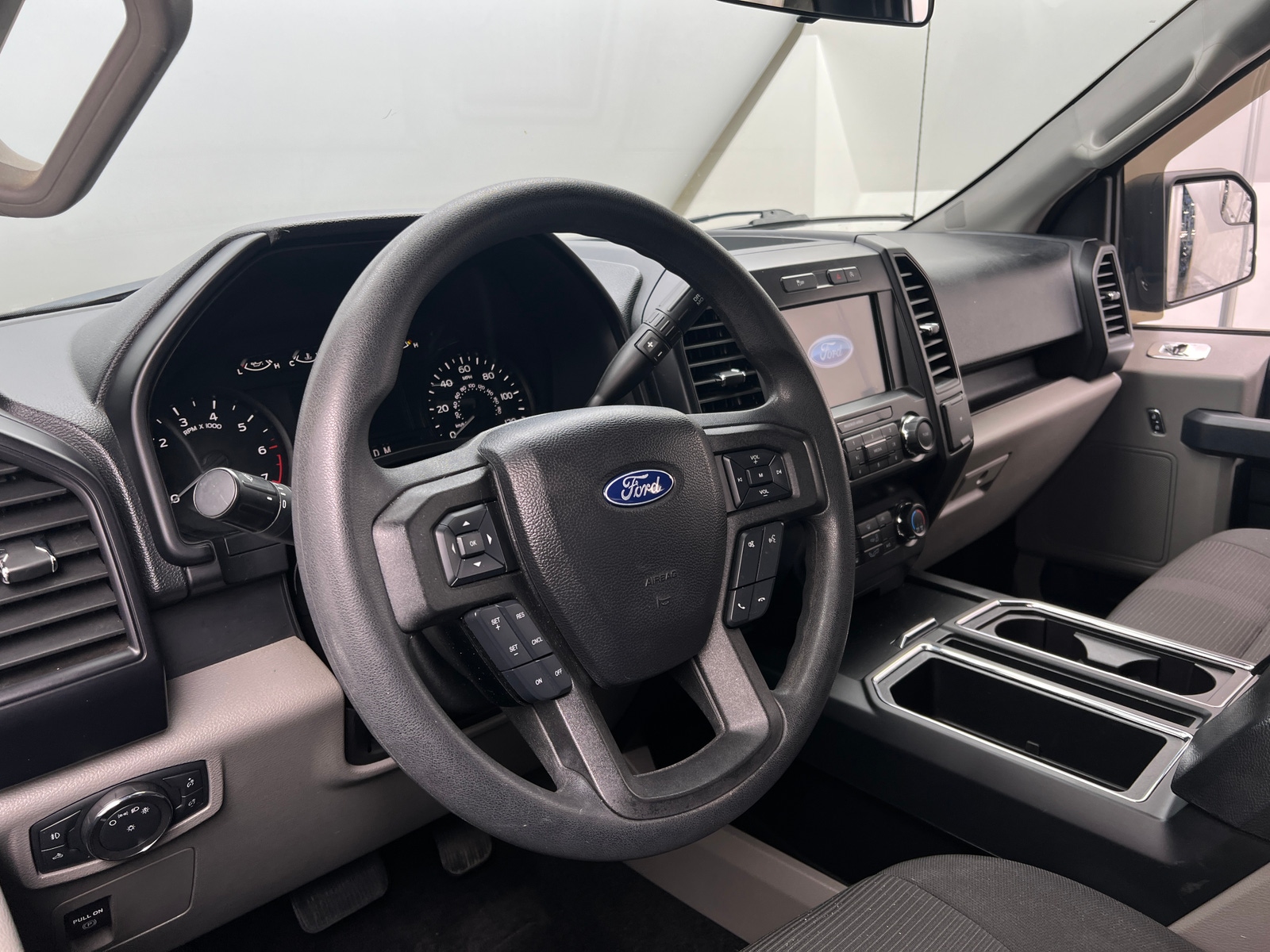 Thumbnail: 2019 Ford Econoline - 5