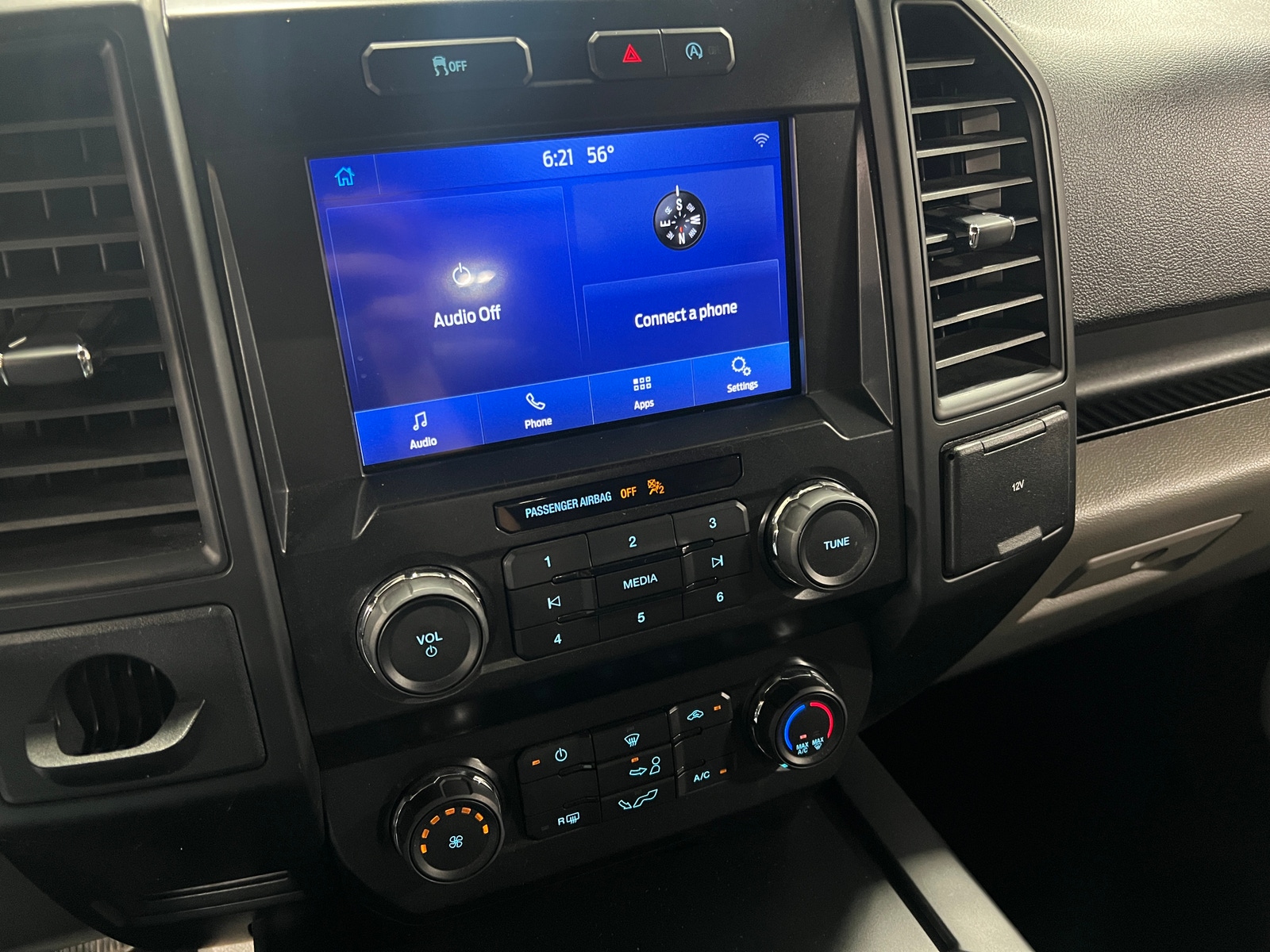 Thumbnail: 2019 Ford Econoline - 4