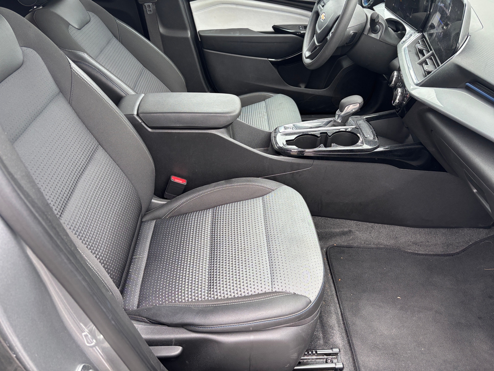 Thumbnail: 2025 Chevrolet Trax - 2