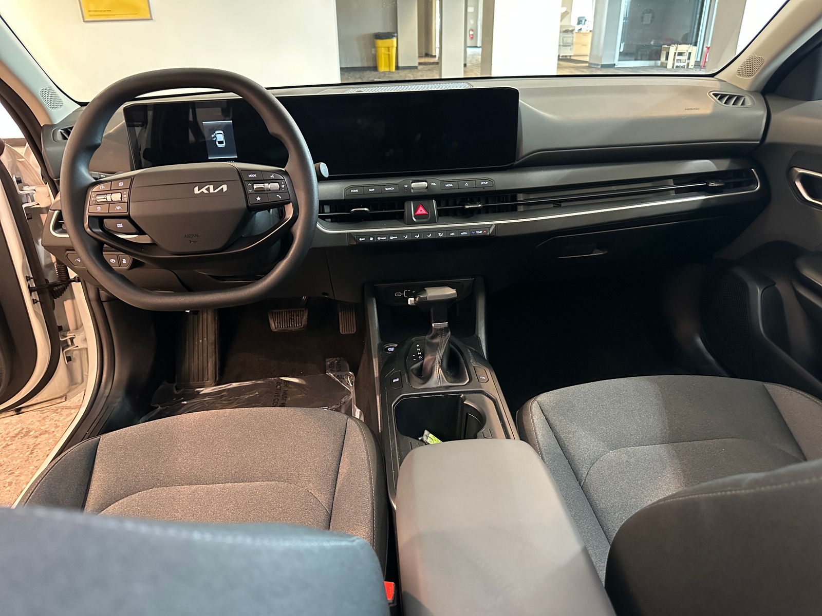 Thumbnail: 2025 Kia K4 - 3