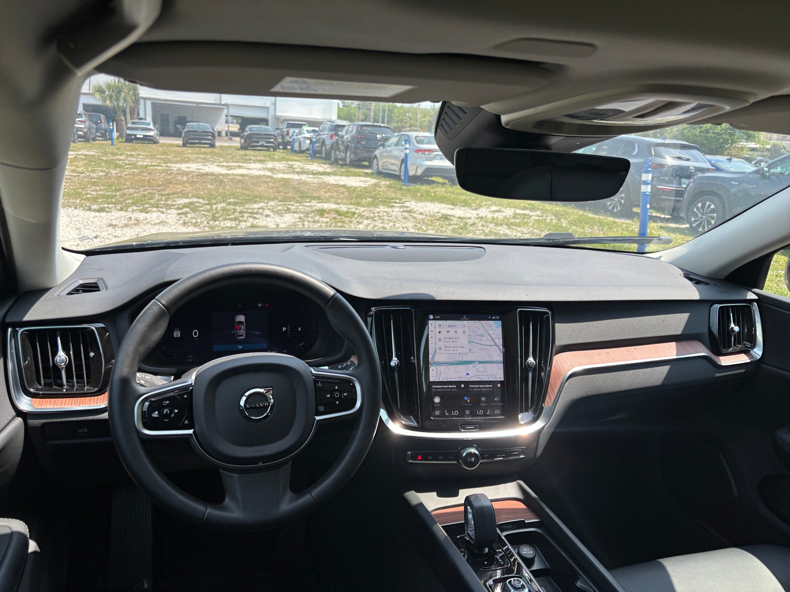 Thumbnail: 2025 Volvo V60 - 2