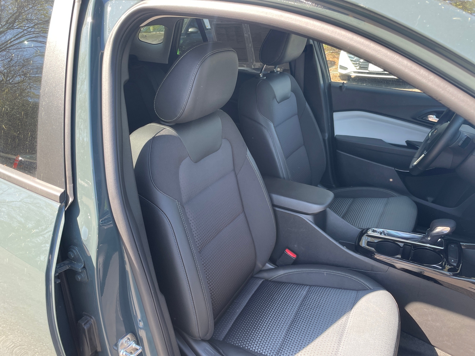 Thumbnail: 2025 Chevrolet Trax - 2