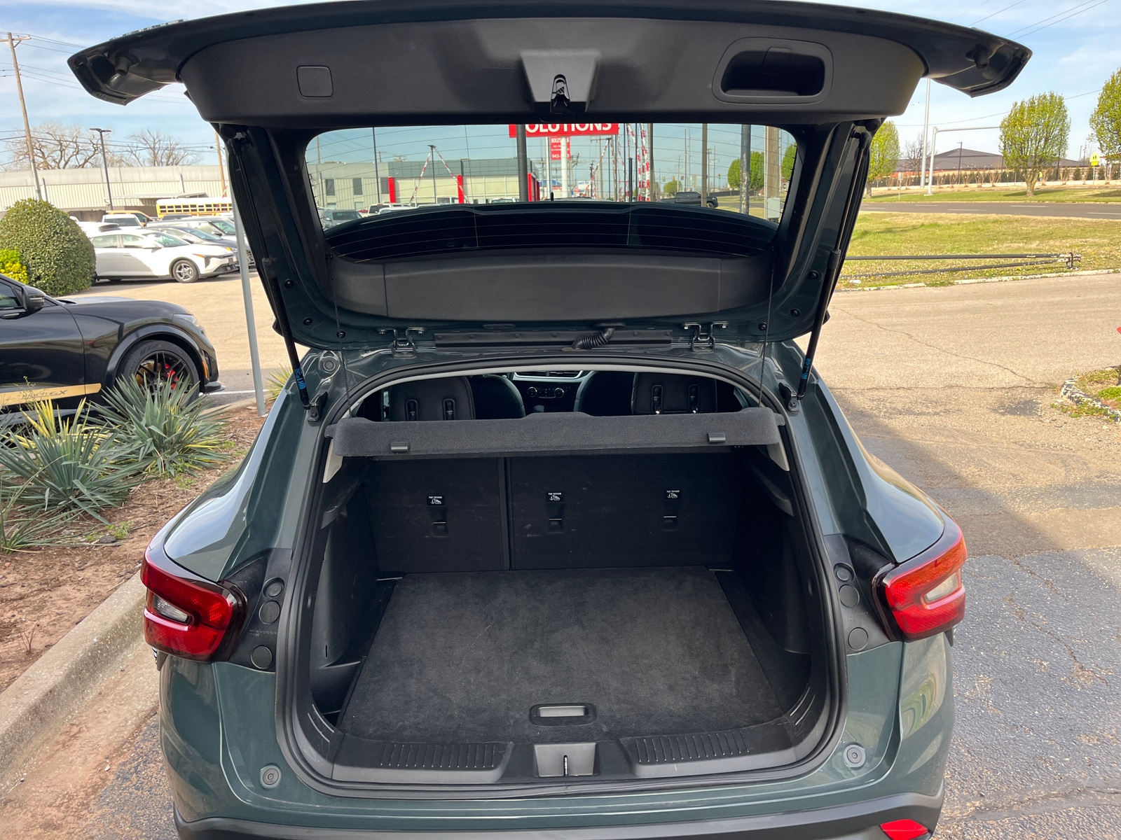 Thumbnail: 2025 Chevrolet Trax - 6