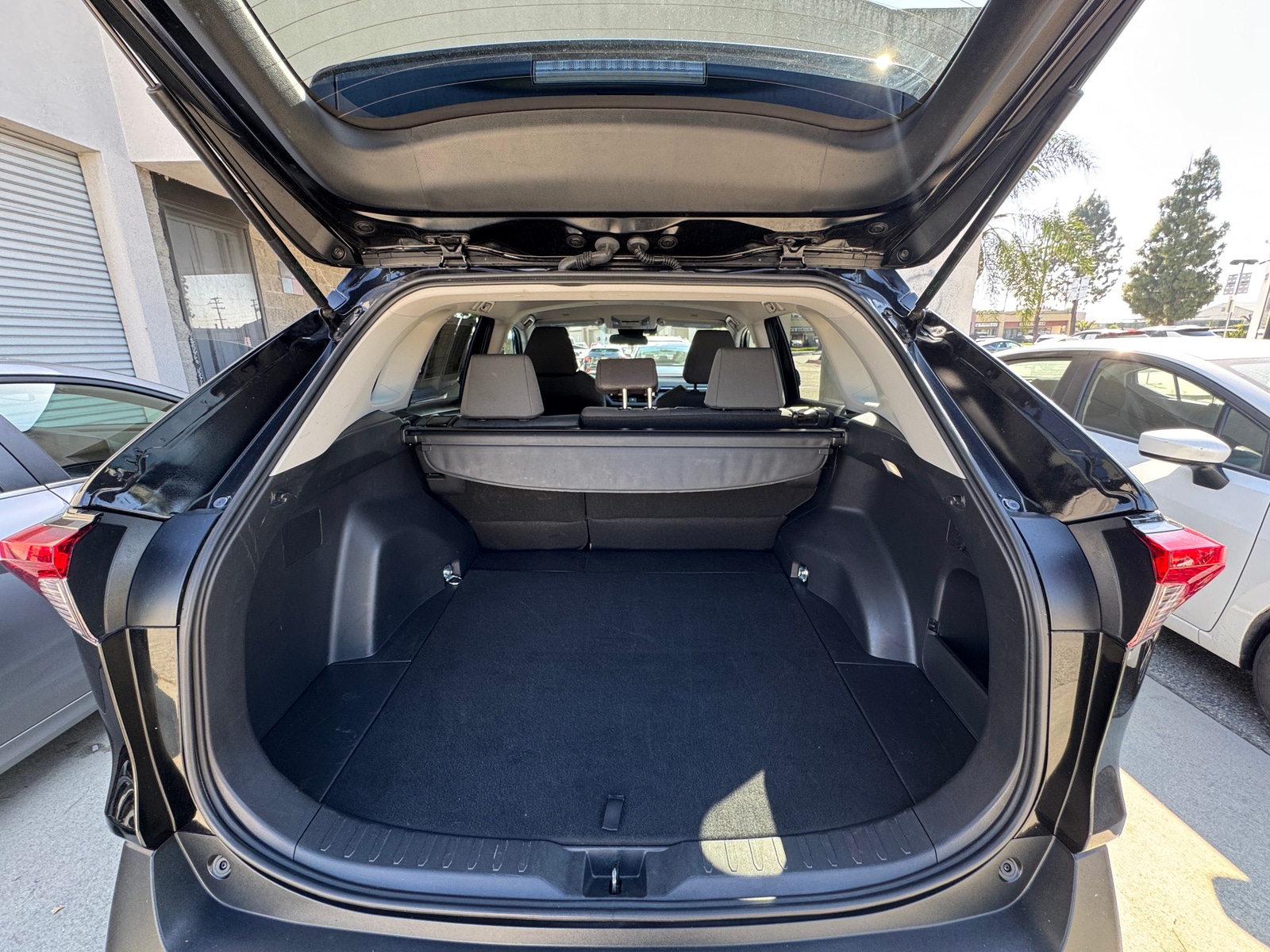 Thumbnail: 2025 Toyota RAV4 - 6