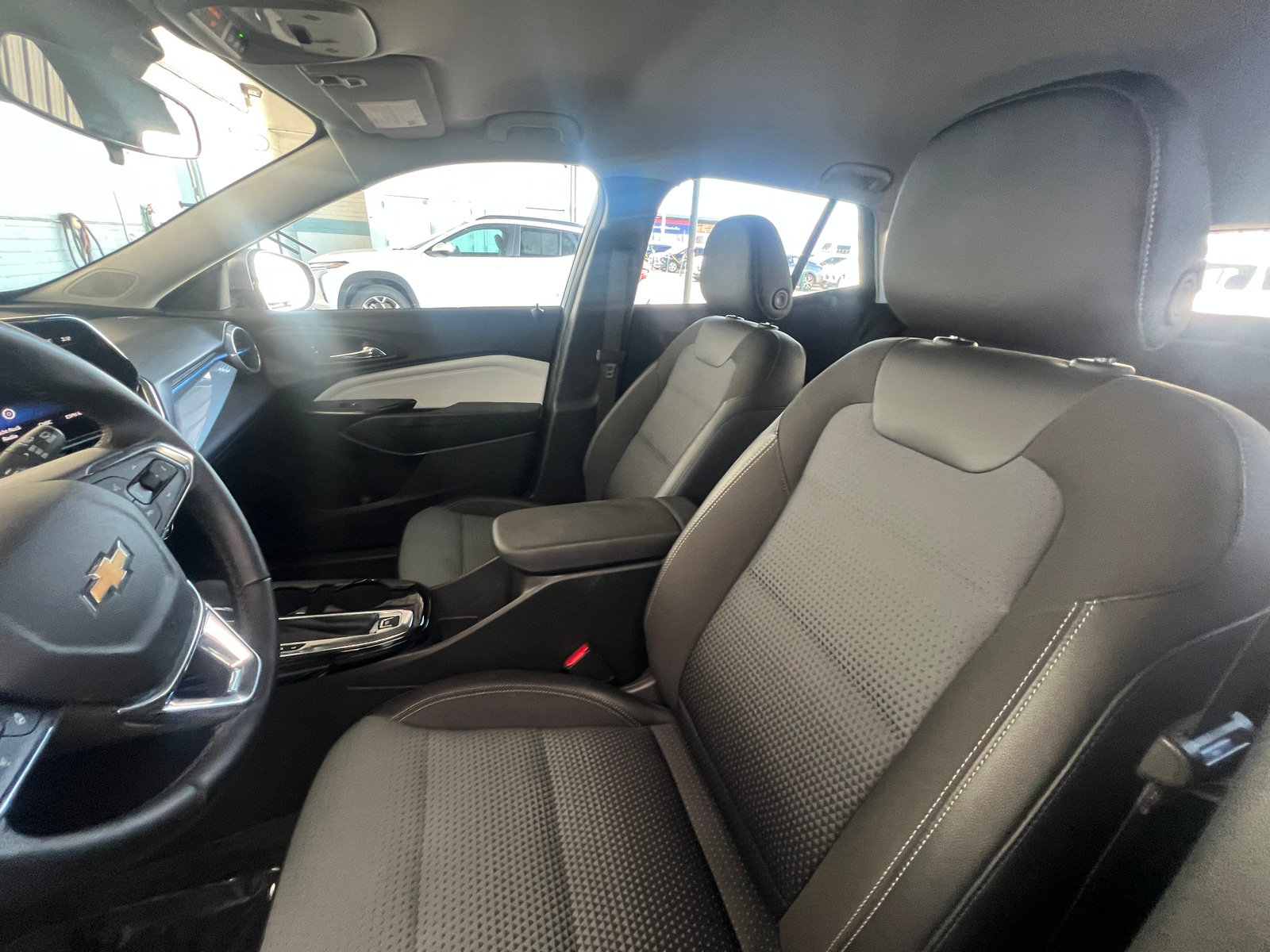 Thumbnail: 2025 Chevrolet Trax - 2