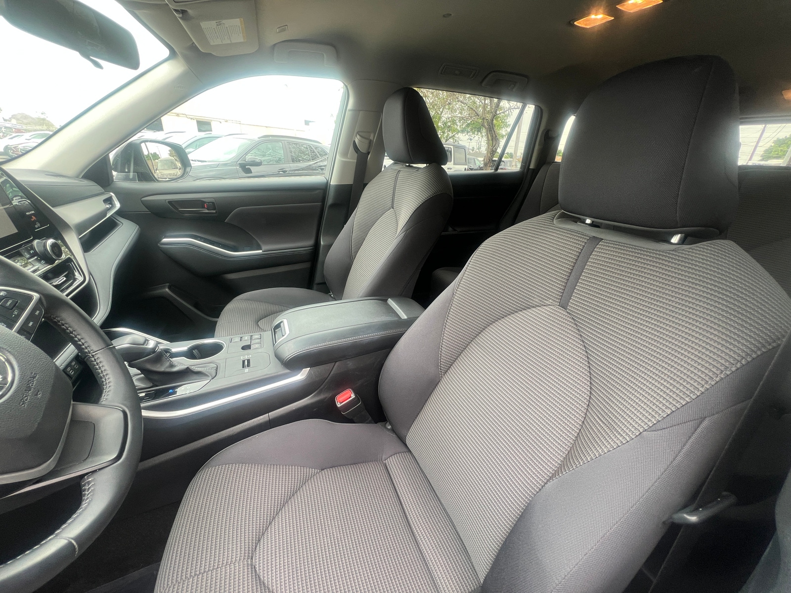 Thumbnail: 2025 Toyota Highlander - 2