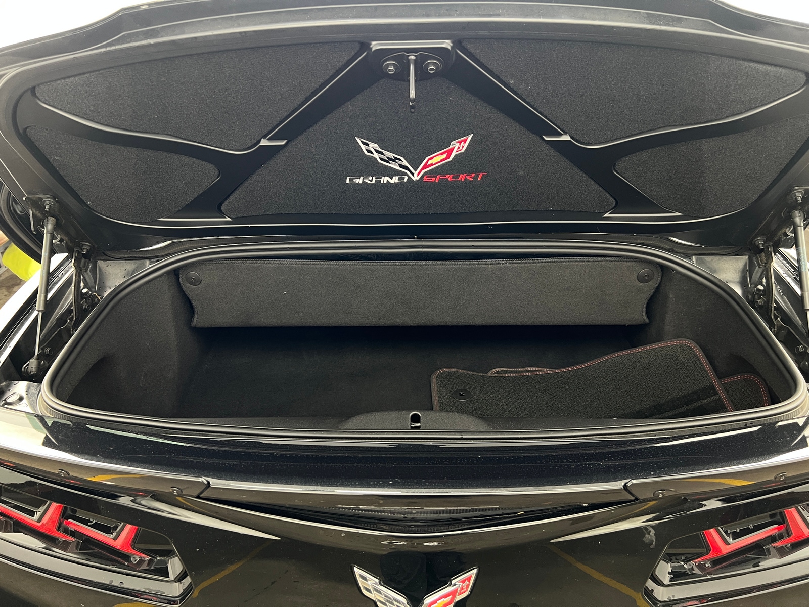 Thumbnail: 2017 Chevrolet Corvette - 5