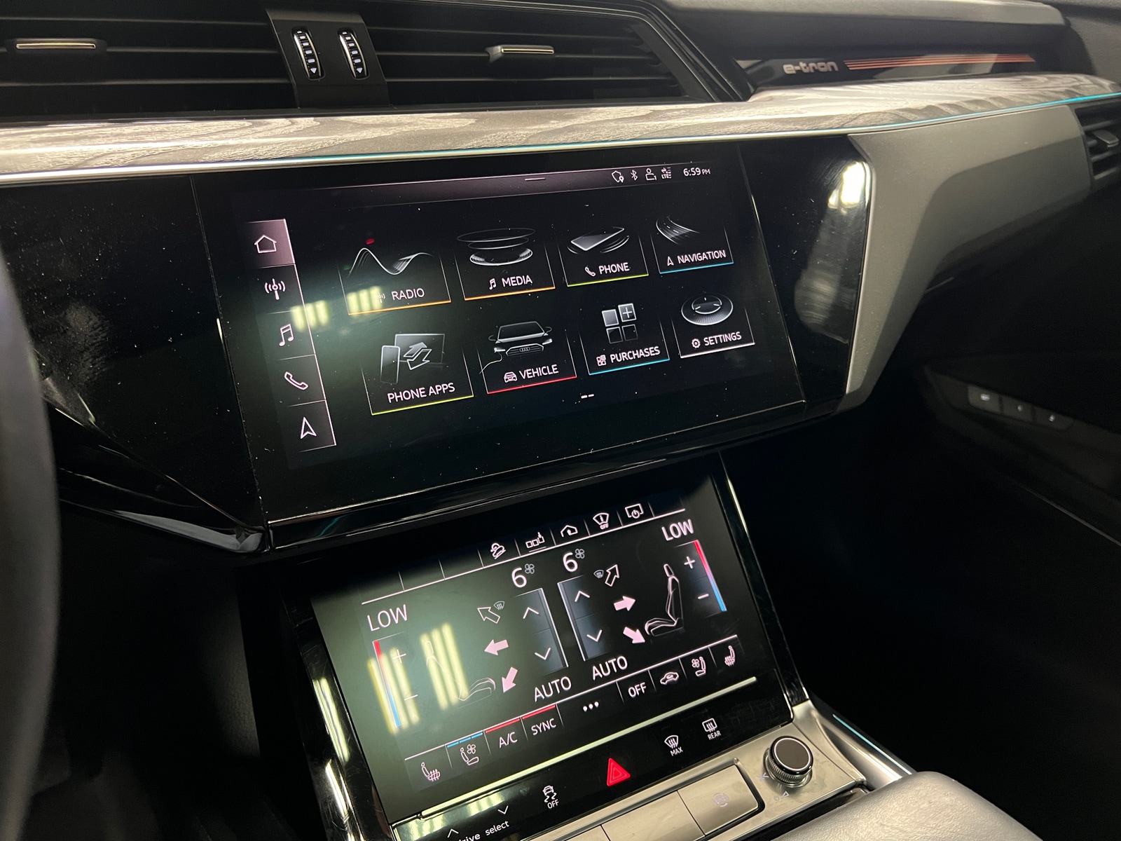 Thumbnail: 2019 Audi e-tron - 3