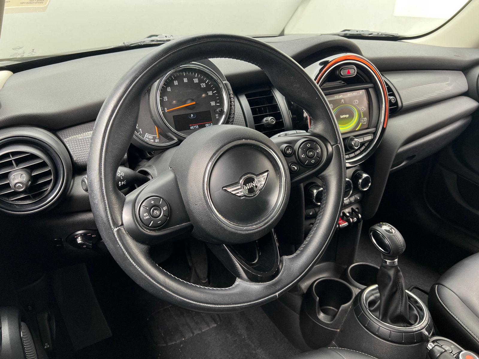 Thumbnail: 2016 MINI Cooper Hardtop - 4