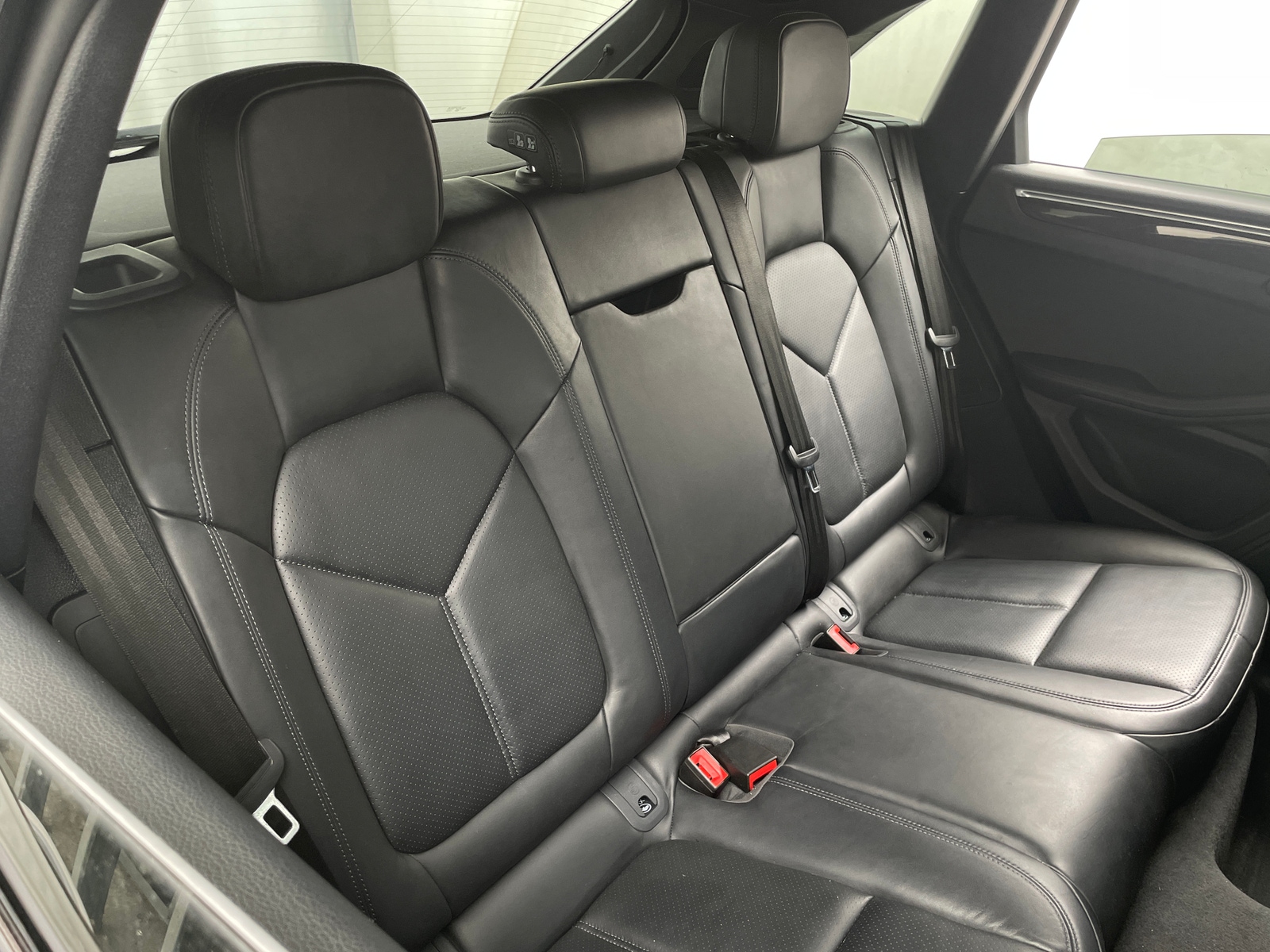 Thumbnail: 2022 Porsche Macan - 5