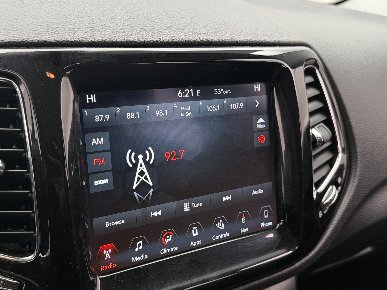 Thumbnail: 2018 Jeep Compass - 3