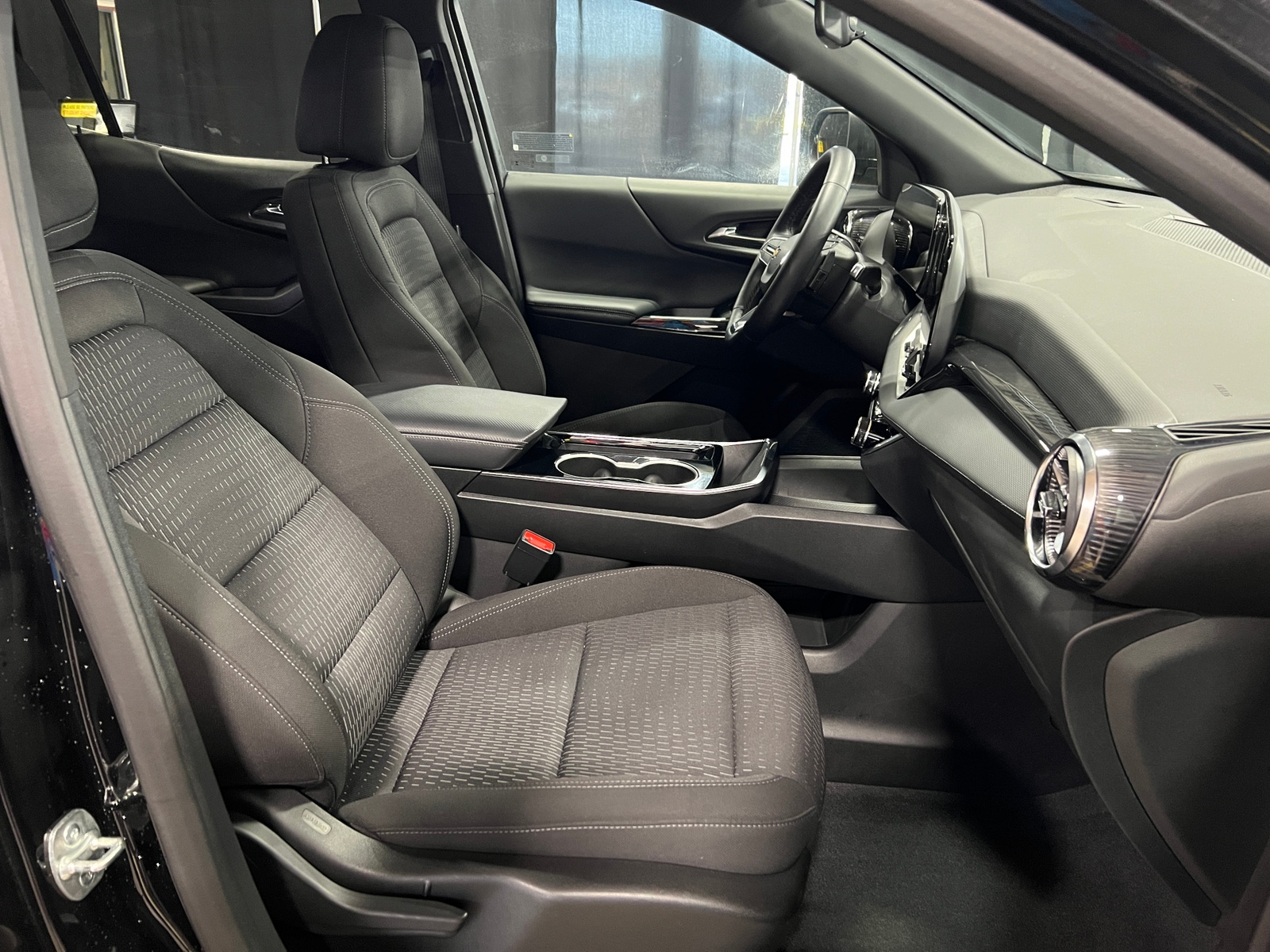 Thumbnail: 2025 Chevrolet Equinox - 2