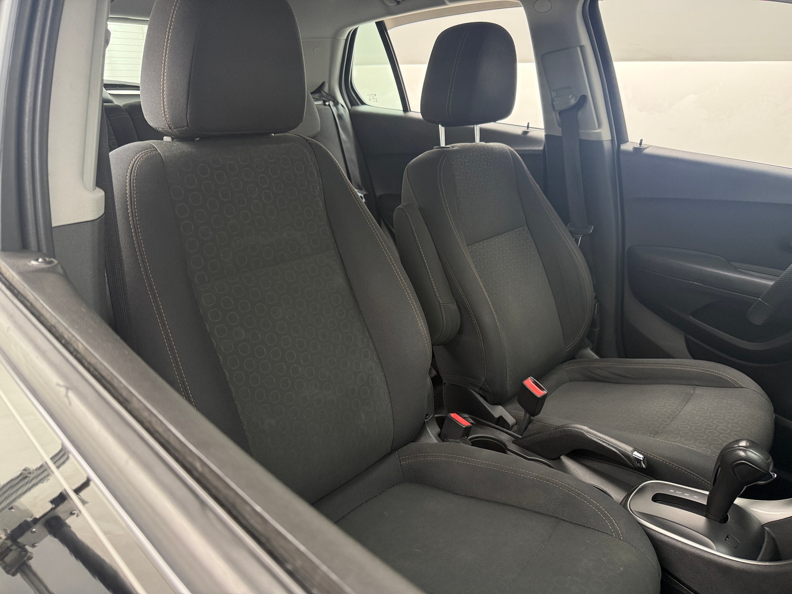 Thumbnail: 2017 Chevrolet Trax - 2