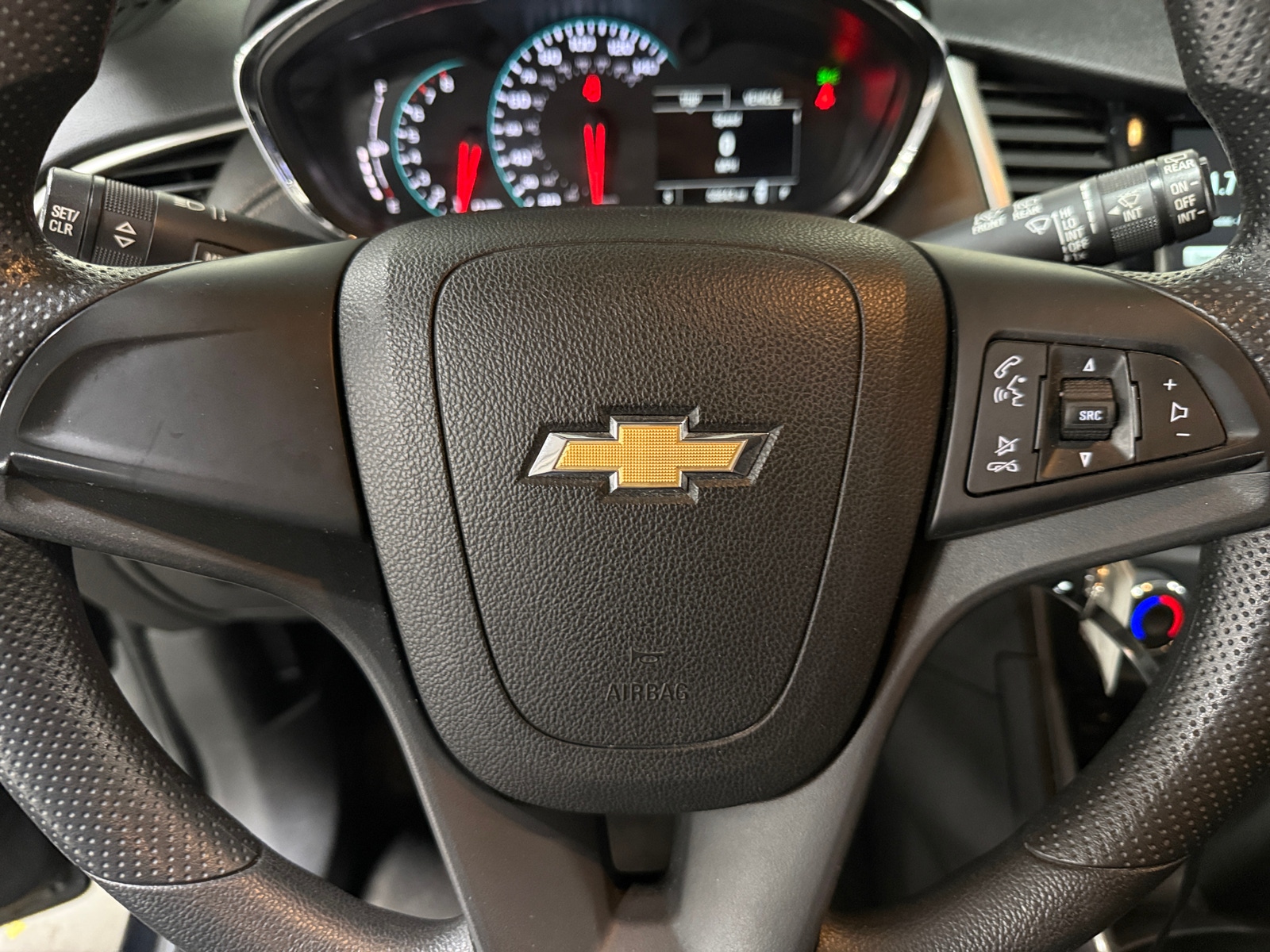 Thumbnail: 2017 Chevrolet Trax - 5