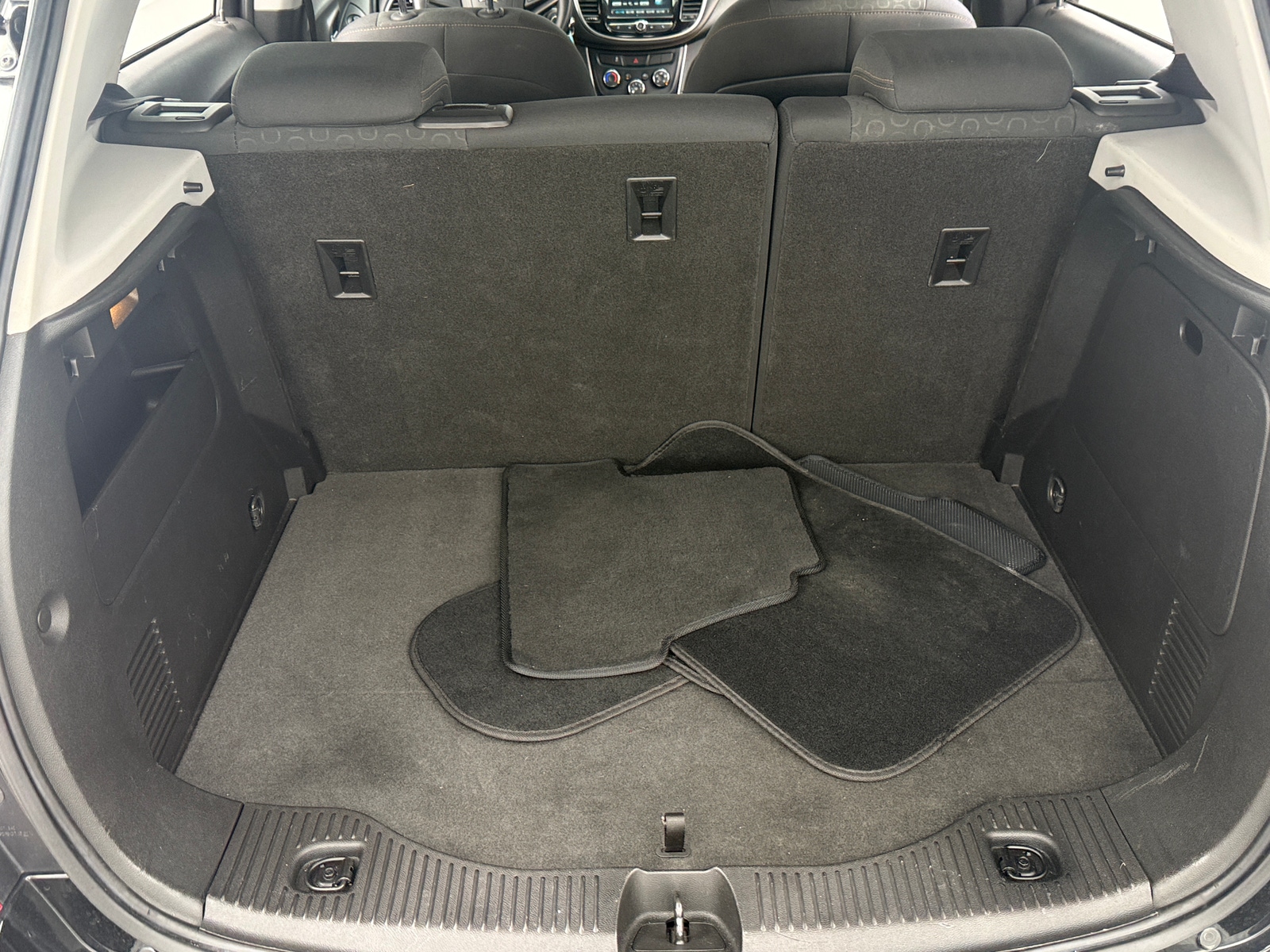 Thumbnail: 2017 Chevrolet Trax - 7