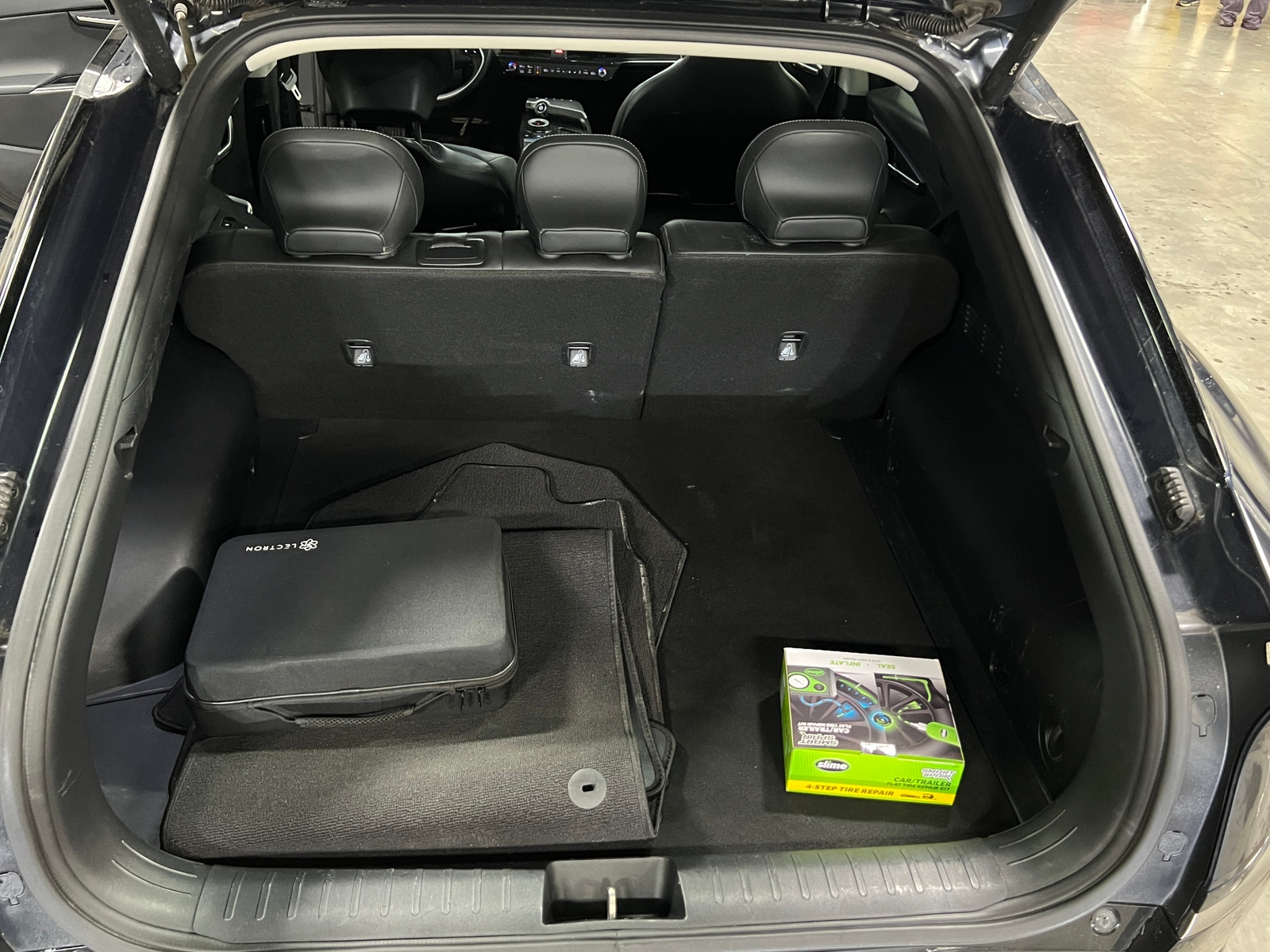 Thumbnail: 2022 Kia EV6 - 6