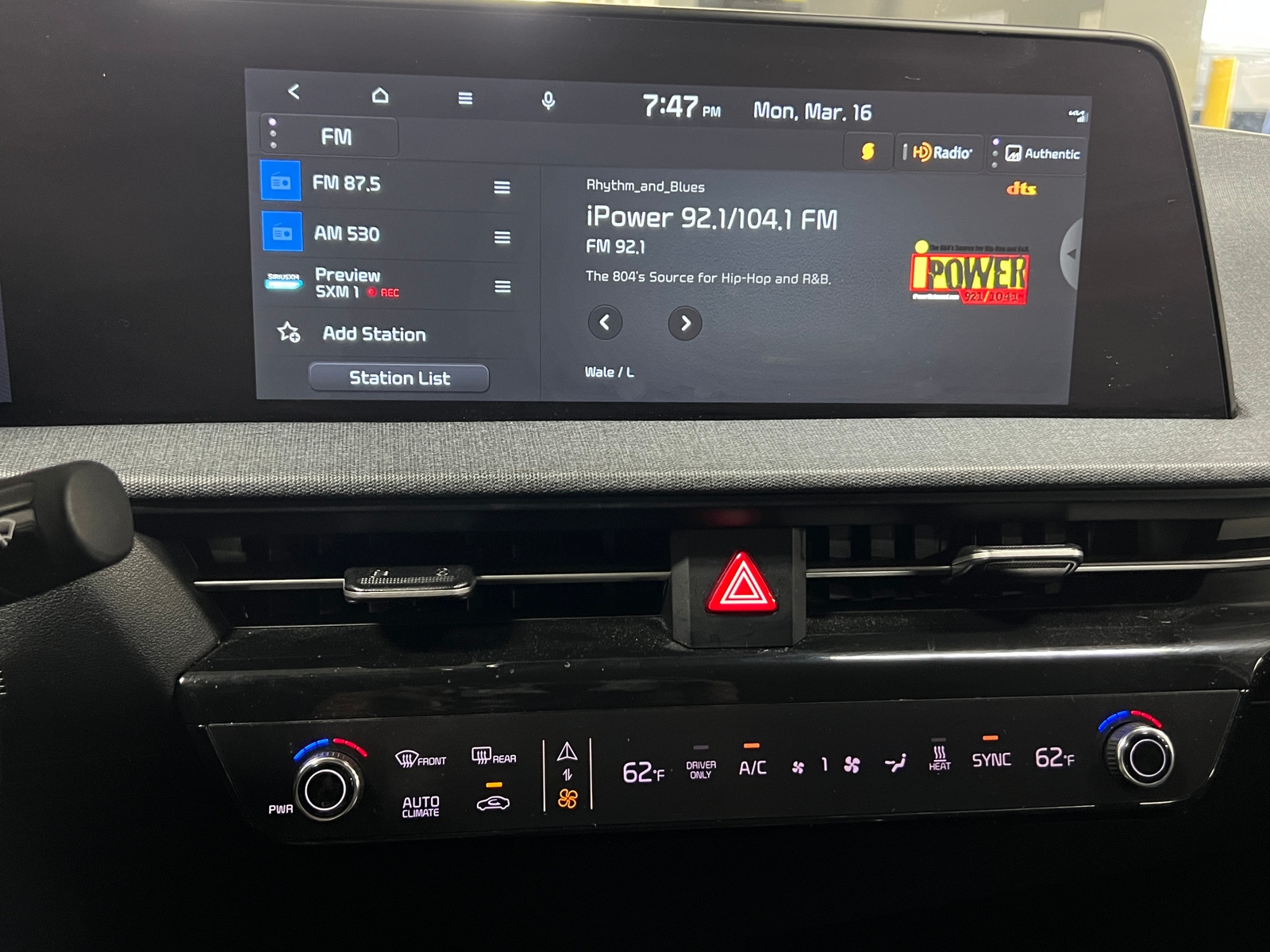 Thumbnail: 2022 Kia EV6 - 3