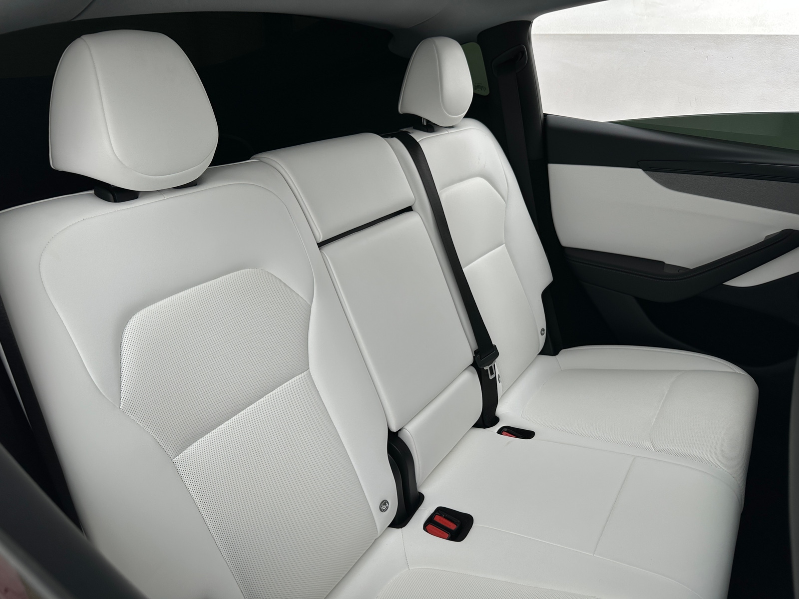 Thumbnail: 2026 Tesla Model Y - 4