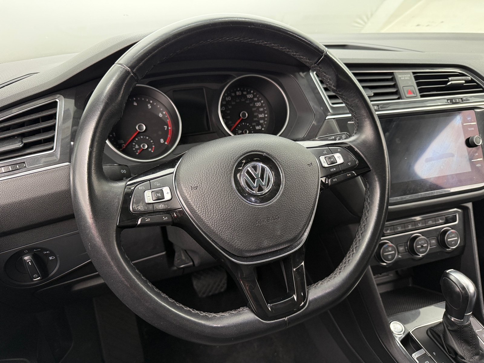 Thumbnail: 2019 Volkswagen Tiguan - 4