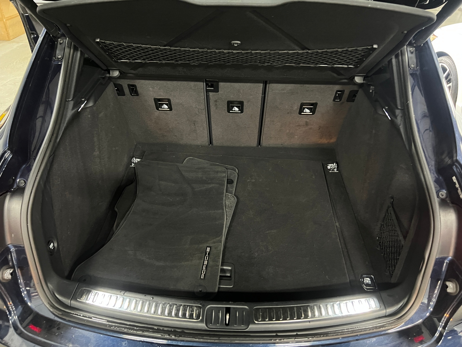 Thumbnail: 2020 Porsche Macan - 6