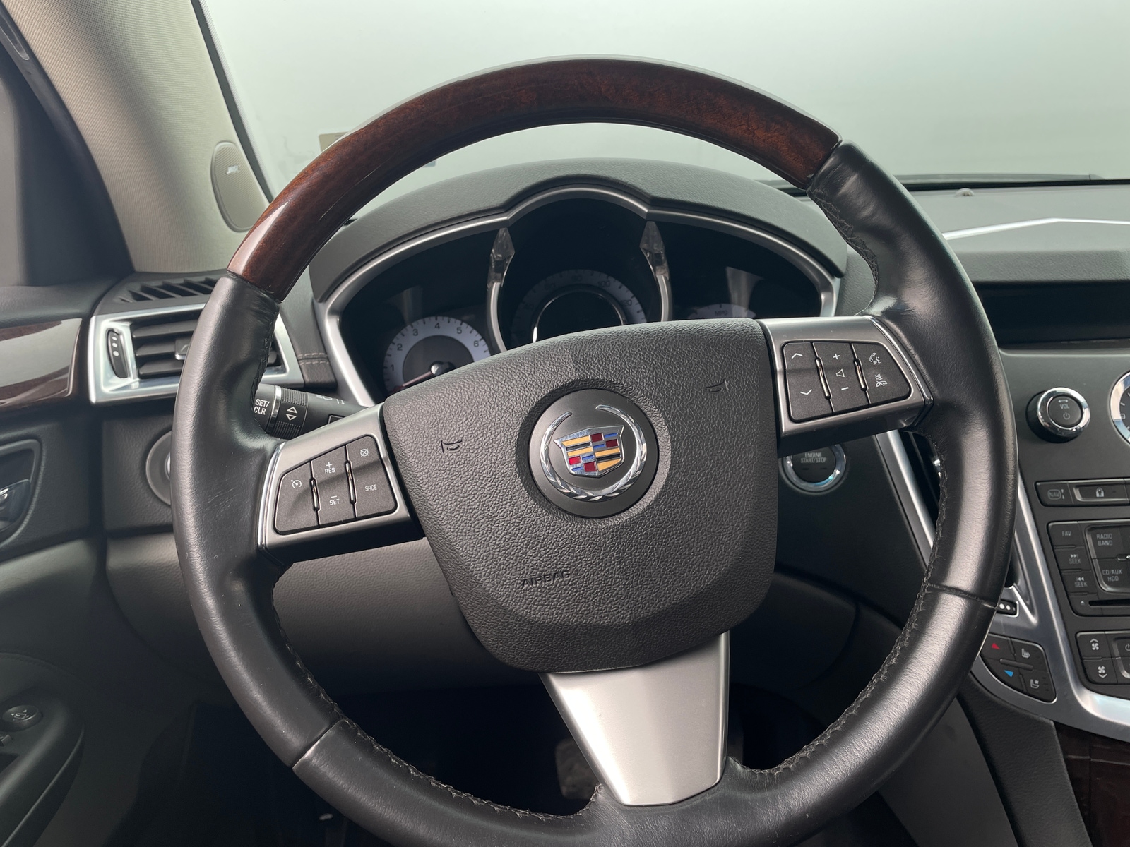 Thumbnail: 2011 Cadillac SRX - 4