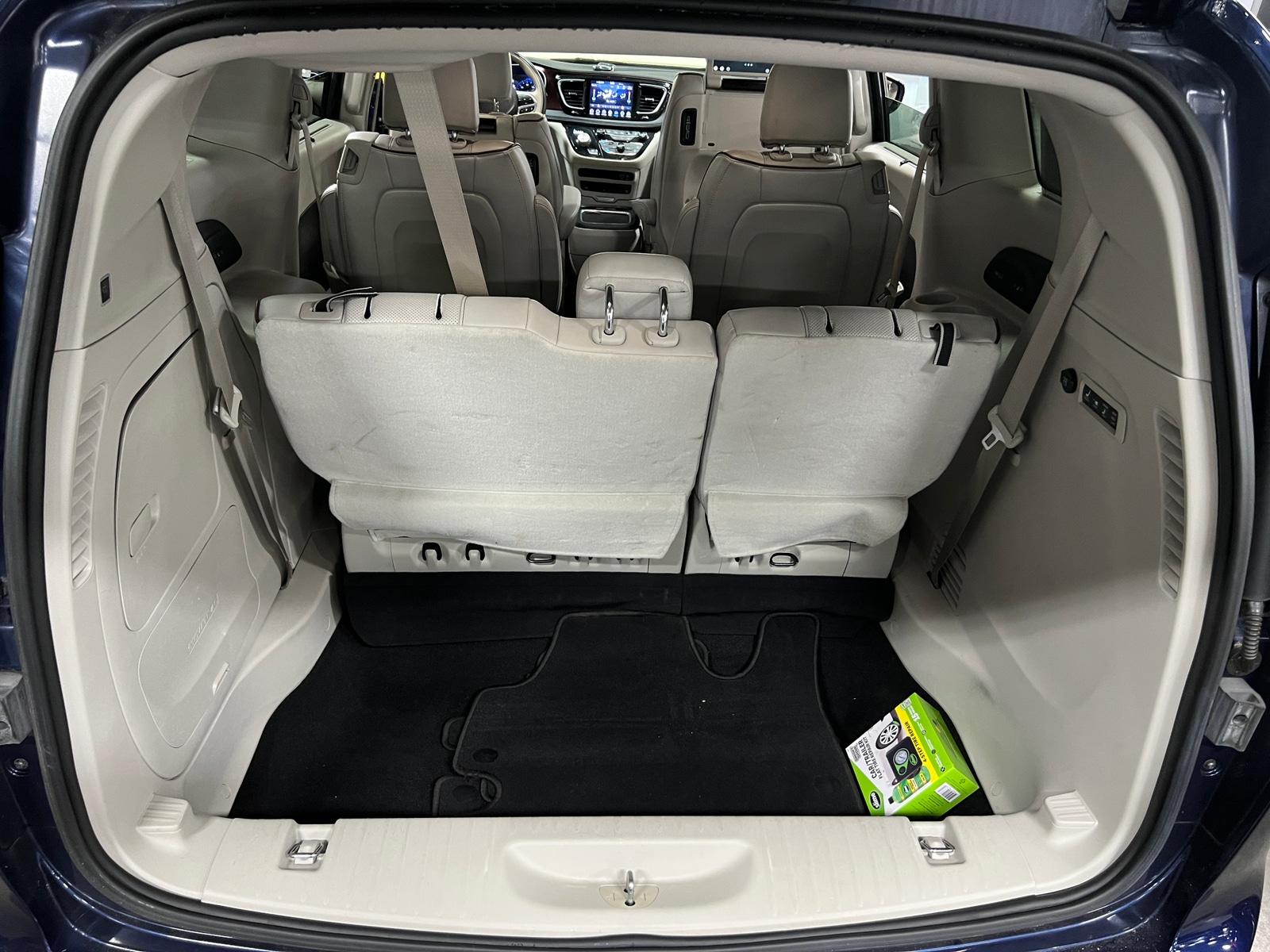 Thumbnail: 2018 Chrysler Pacifica - 6