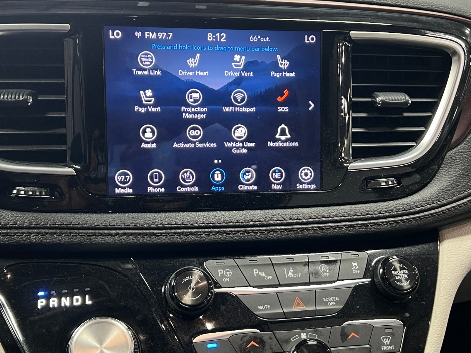 Thumbnail: 2018 Chrysler Pacifica - 3