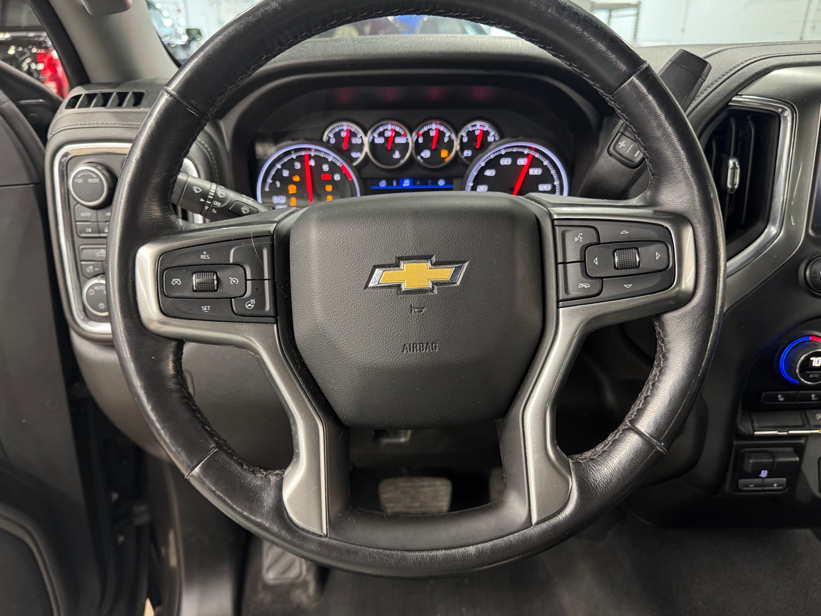 Thumbnail: 2022 Chevrolet Silverado 1500 - 5