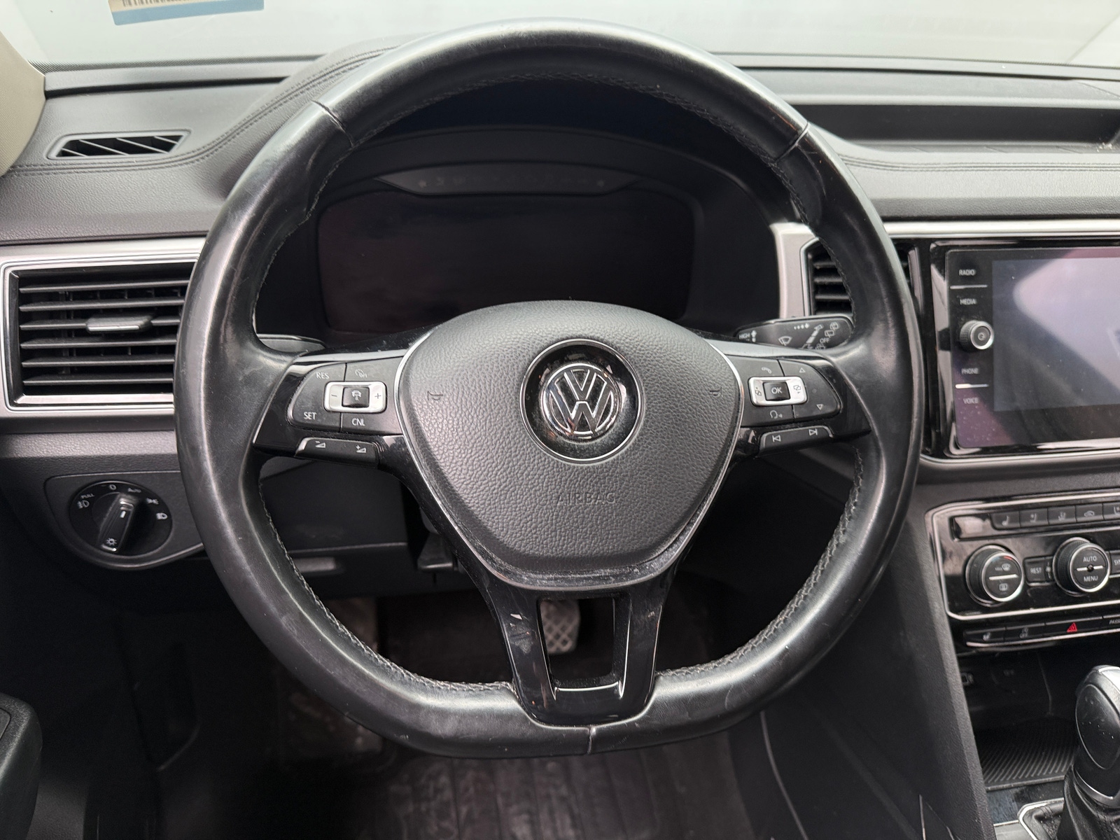 Thumbnail: 2018 Volkswagen Atlas - 4