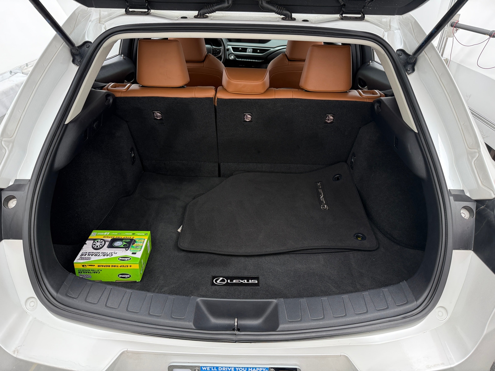 Thumbnail: 2021 Lexus UX - 6