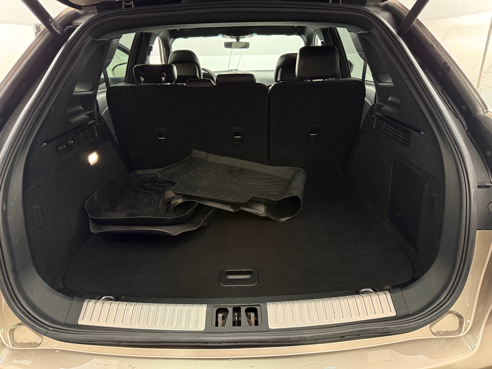 Thumbnail: 2019 Lincoln Nautilus - 6