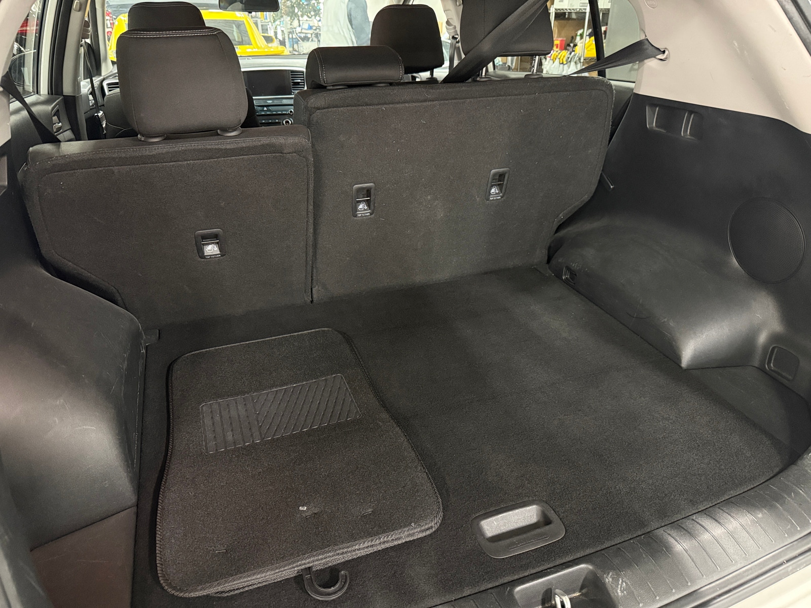 Thumbnail: 2022 Kia Sportage - 7