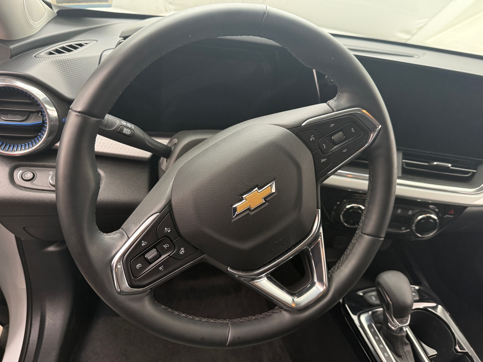 Thumbnail: 2025 Chevrolet Trax - 5