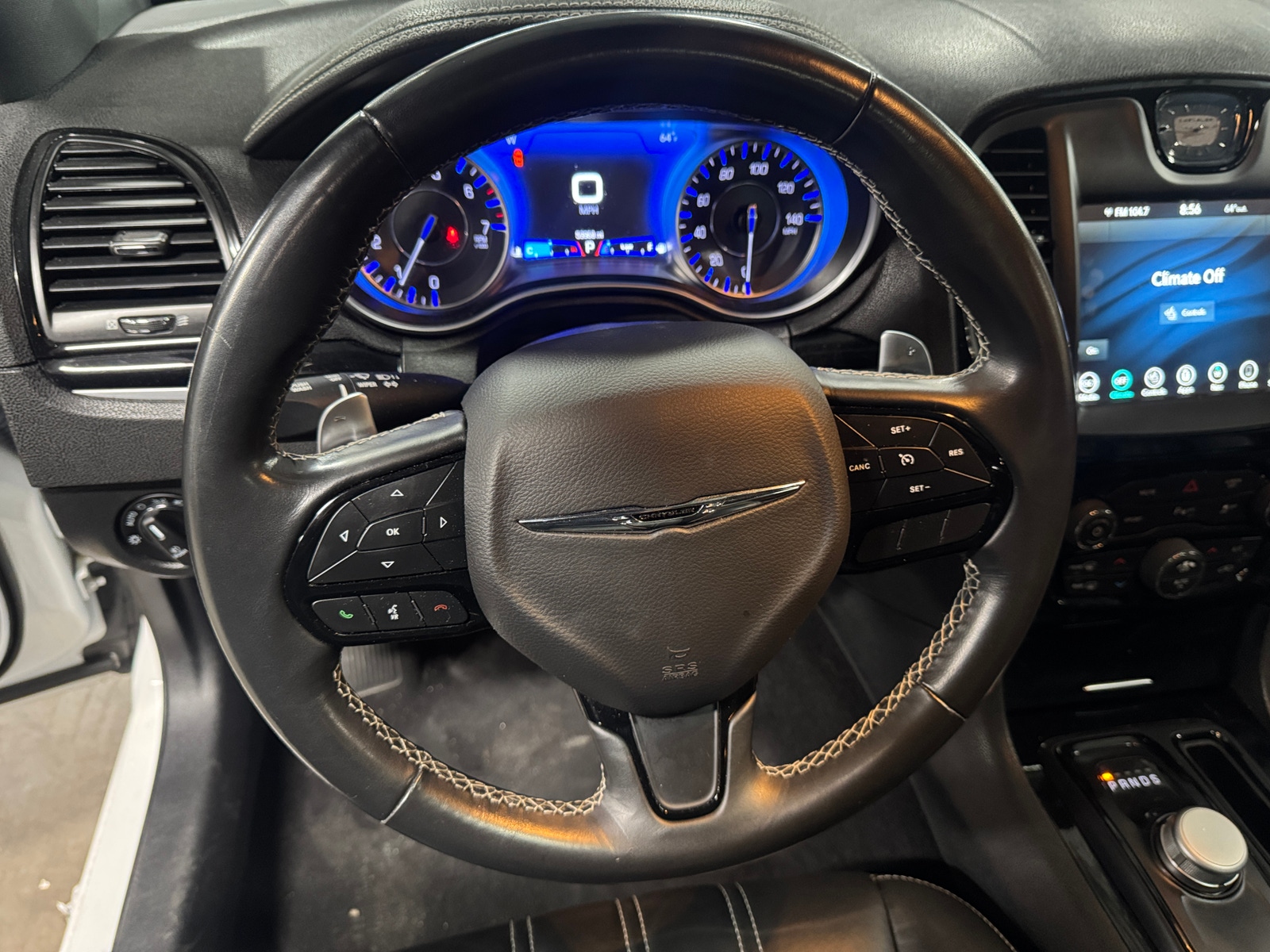 Thumbnail: 2022 Chrysler 300 - 4