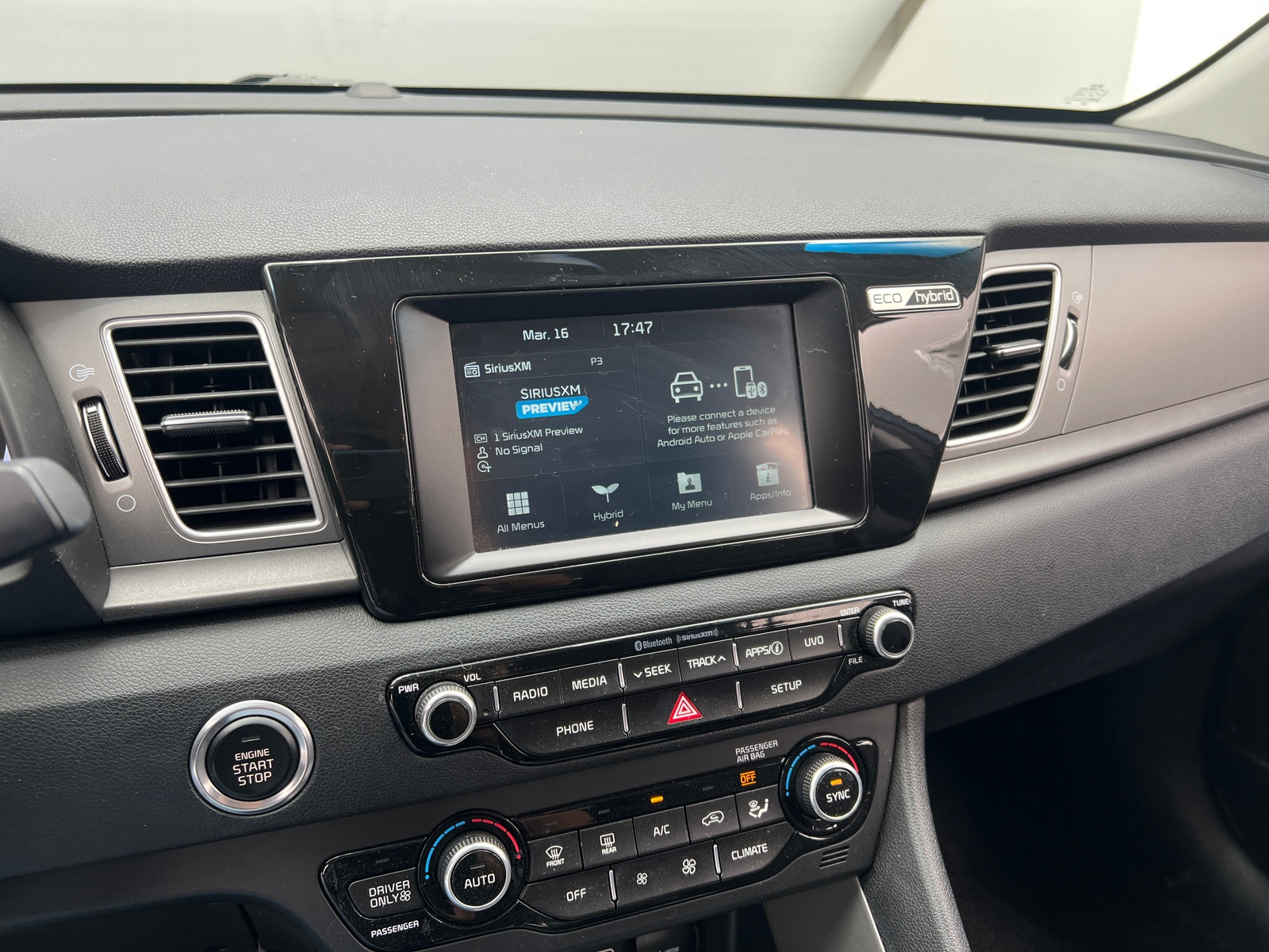 Thumbnail: 2019 Kia Niro - 4