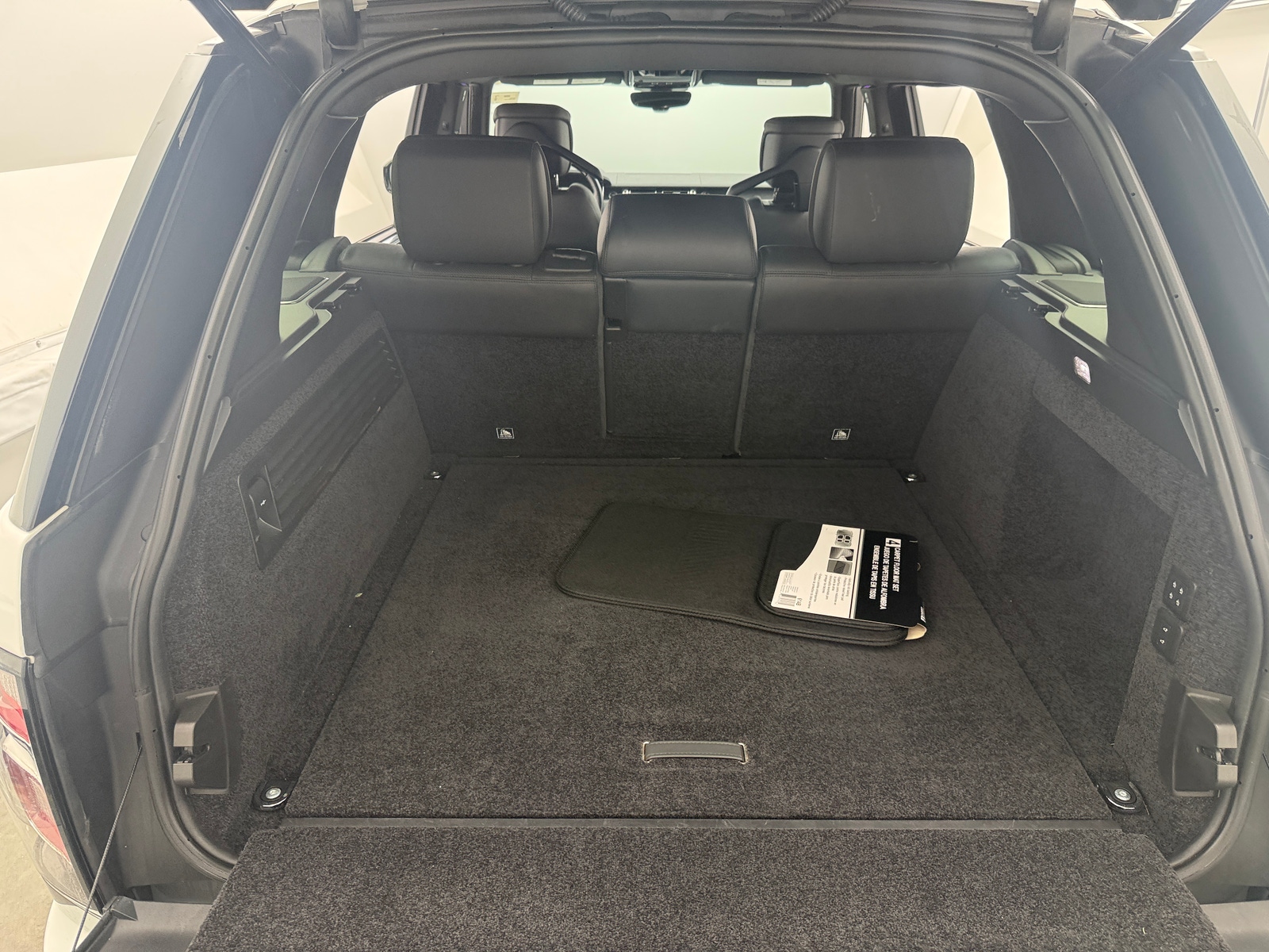 Thumbnail: 2021 Land Rover Range Rover - 6