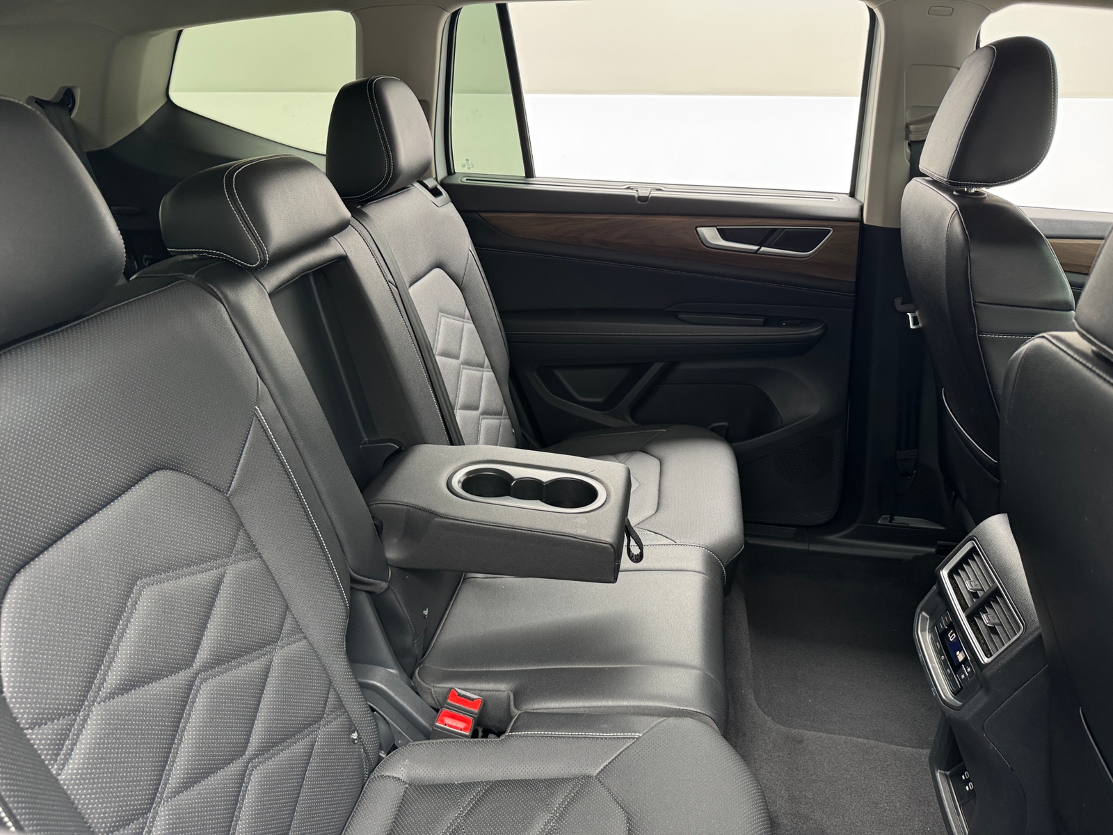 Thumbnail: 2025 Volkswagen Atlas - 5