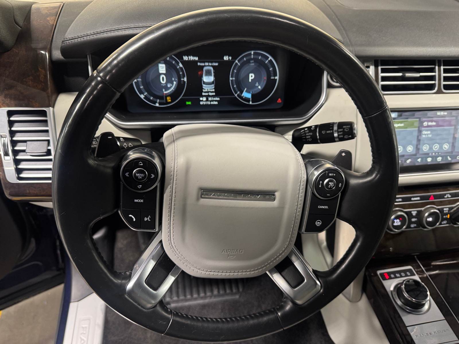 Thumbnail: 2017 Land Rover Range Rover - 4