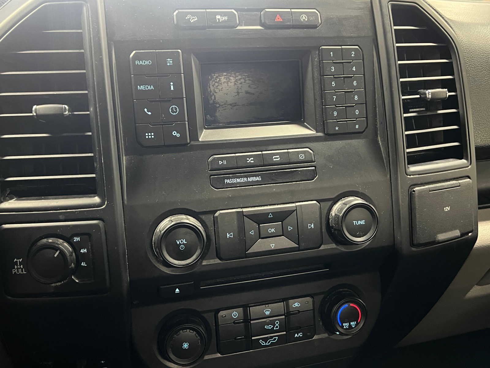 Thumbnail: 2018 Ford Econoline - 4