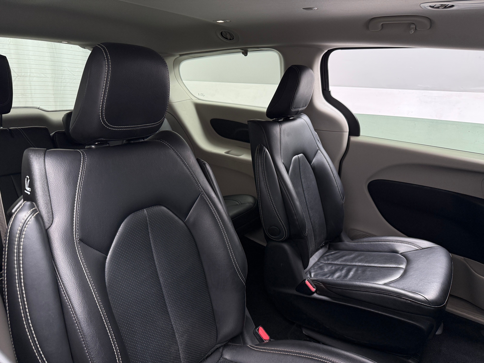 Thumbnail: 2022 Chrysler Pacifica - 5